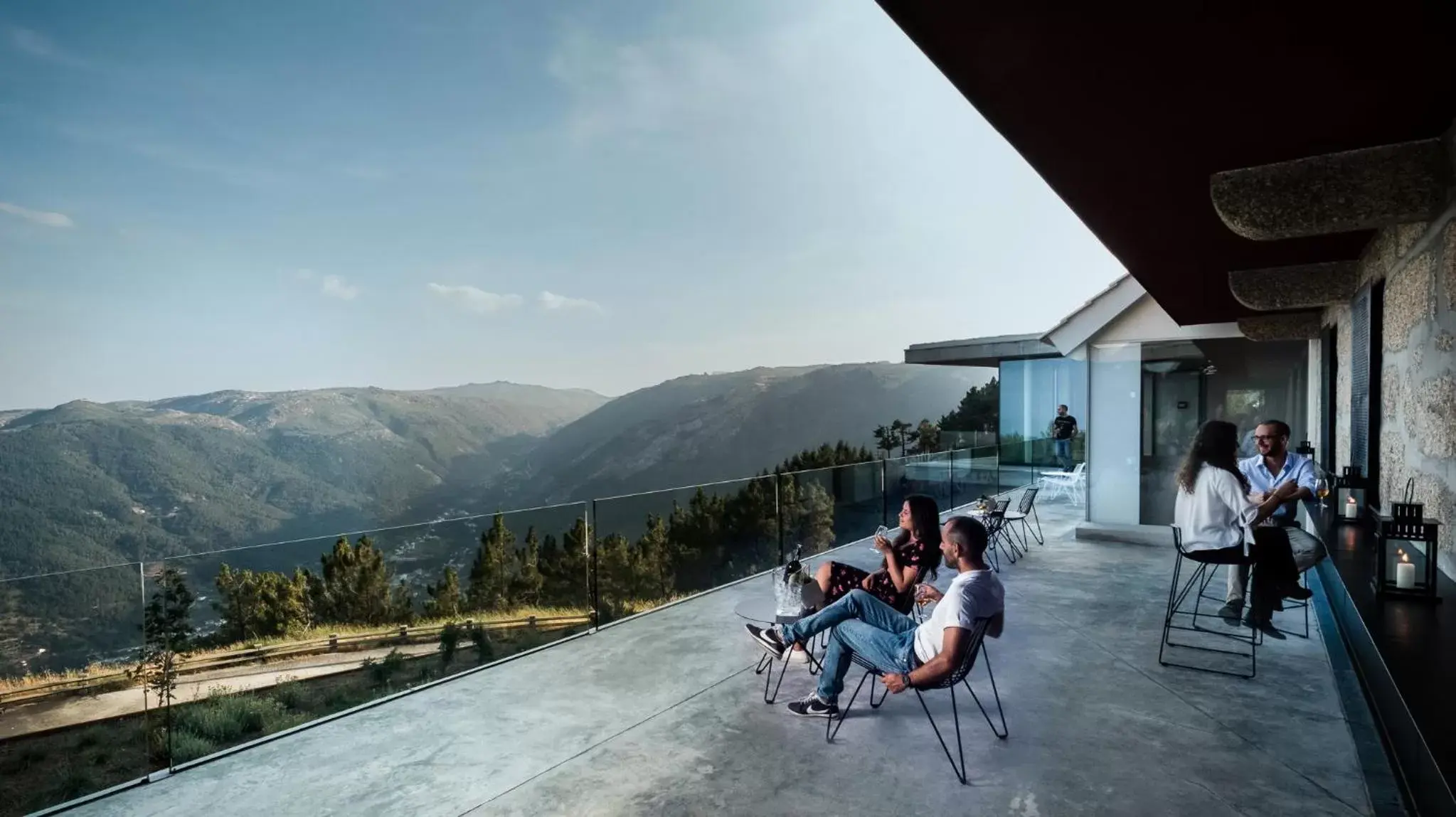 People in Casa de São Lourenço - Burel Mountain Hotels