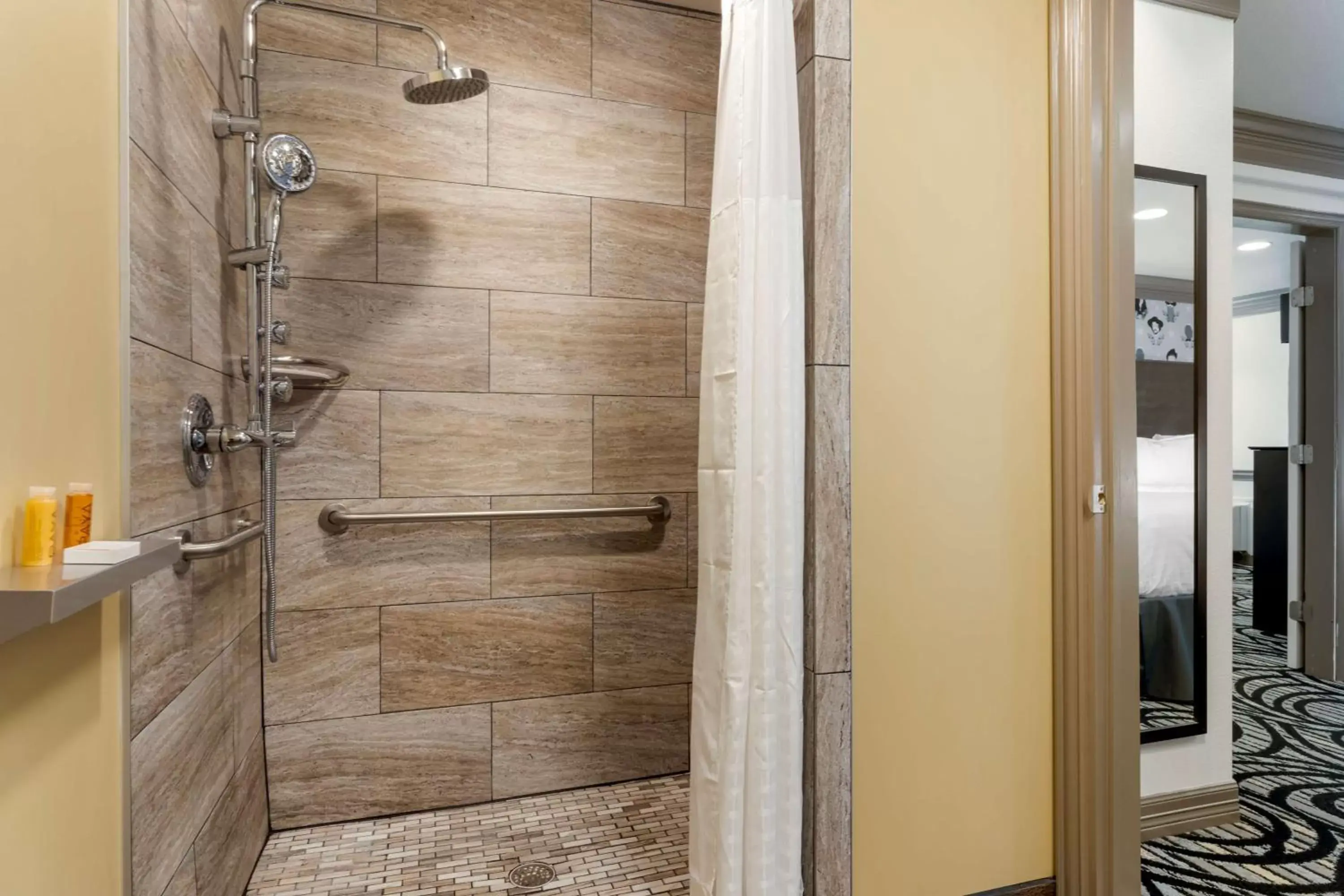 Bathroom in Aiden by Best Western @ Austin City Hotel