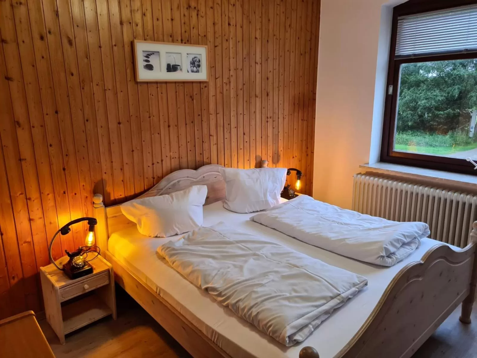 Bed in Hotel Seeblick am Sankelmarker See - Natur und Erholung