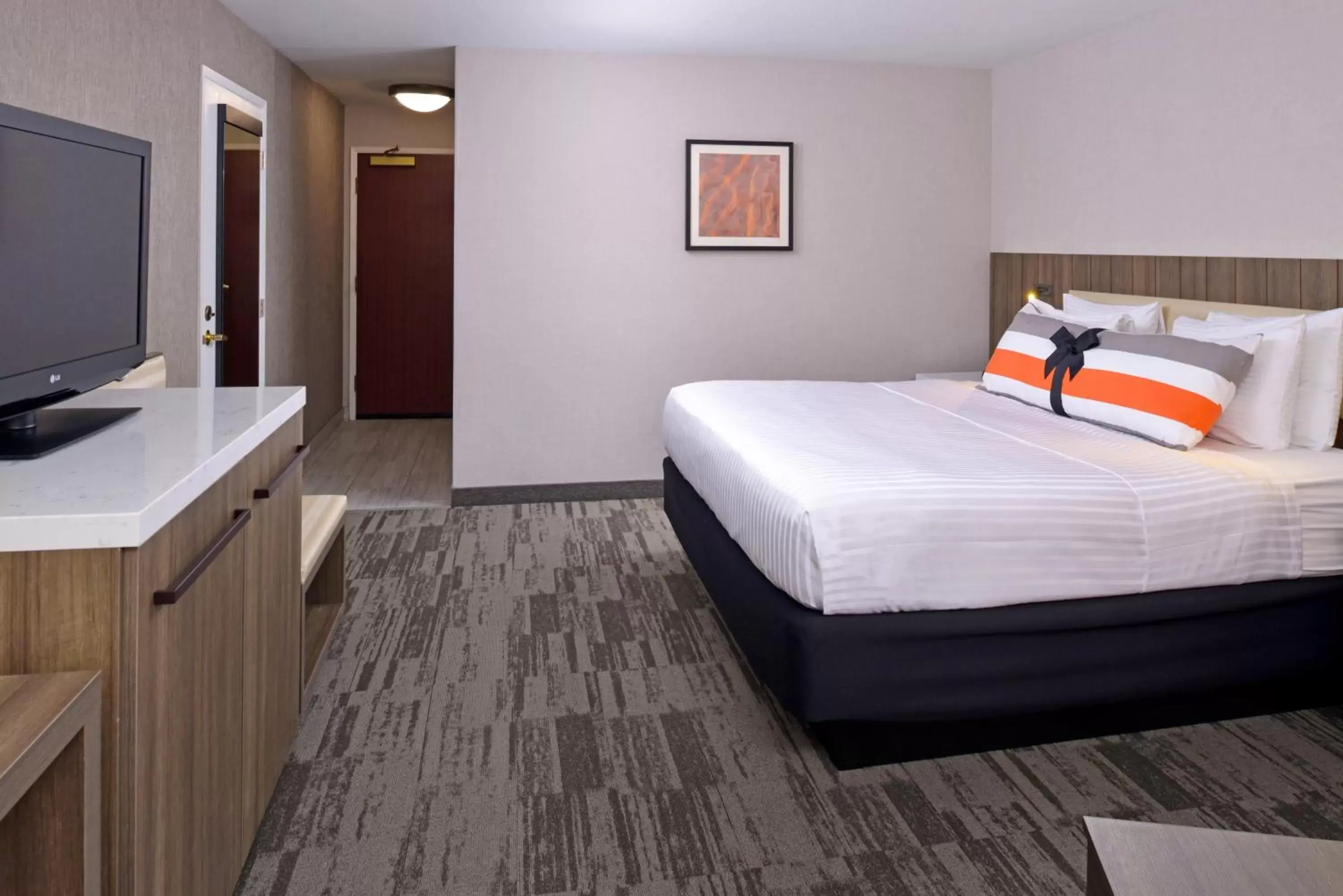 Bedroom, Bed in Modesto Hotel - Gateway to Yosemite