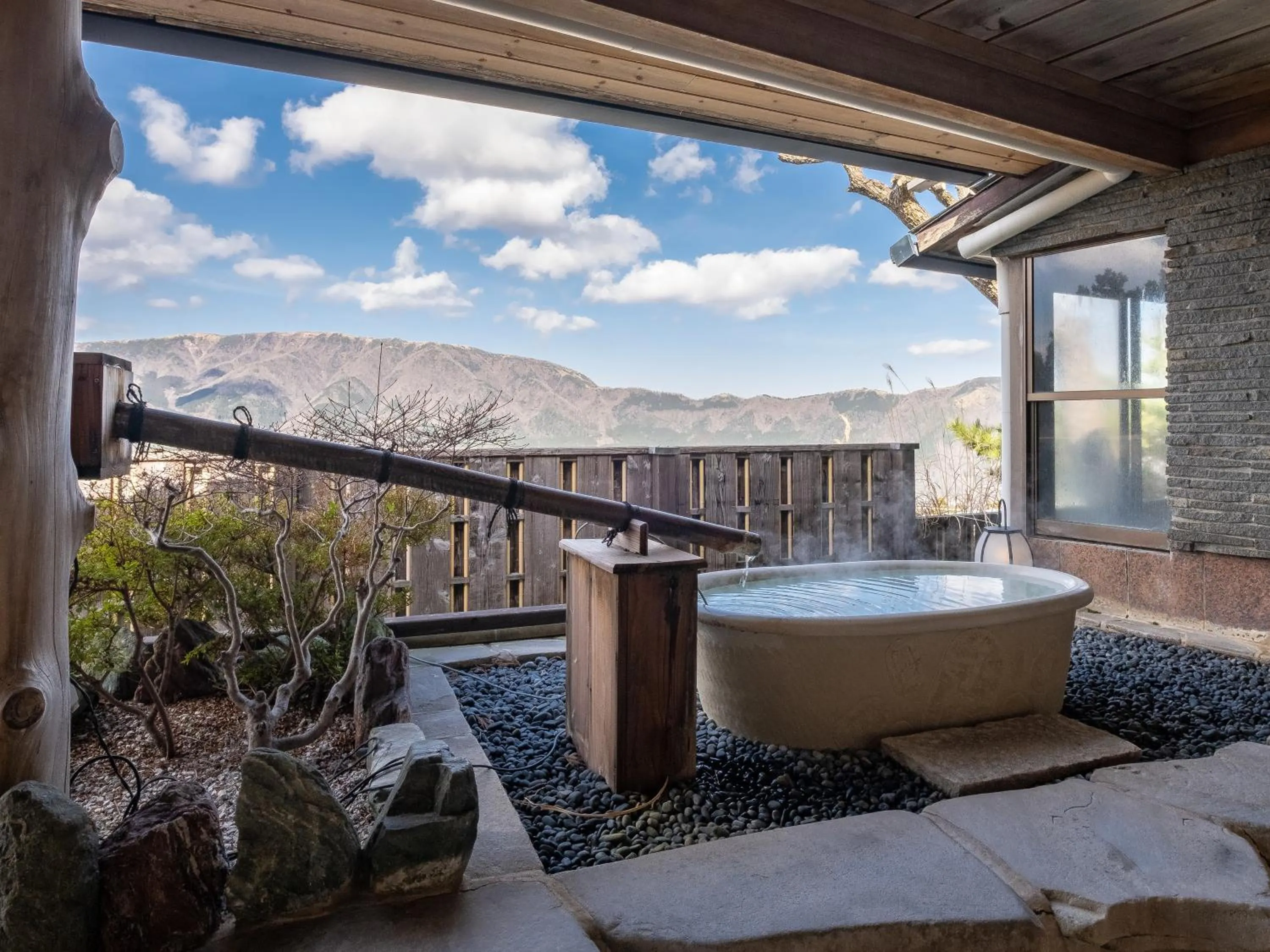 Hot Spring Bath in Shirayunoyado Yamadaya Hakone Gora