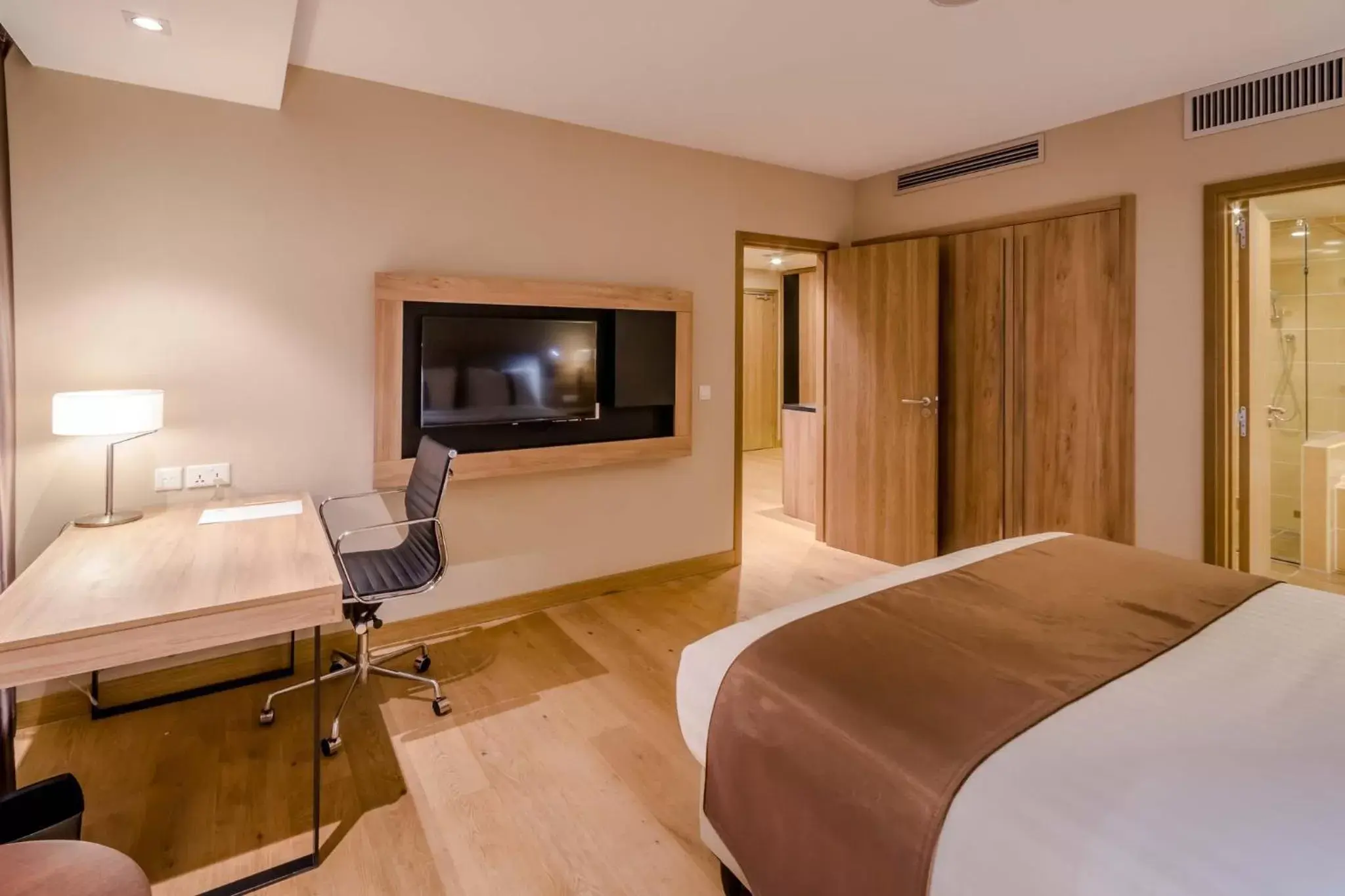 Bed in Holiday Inn Ulaanbaatar by IHG Bed in Holiday Inn Ulaanbaatar by IHG