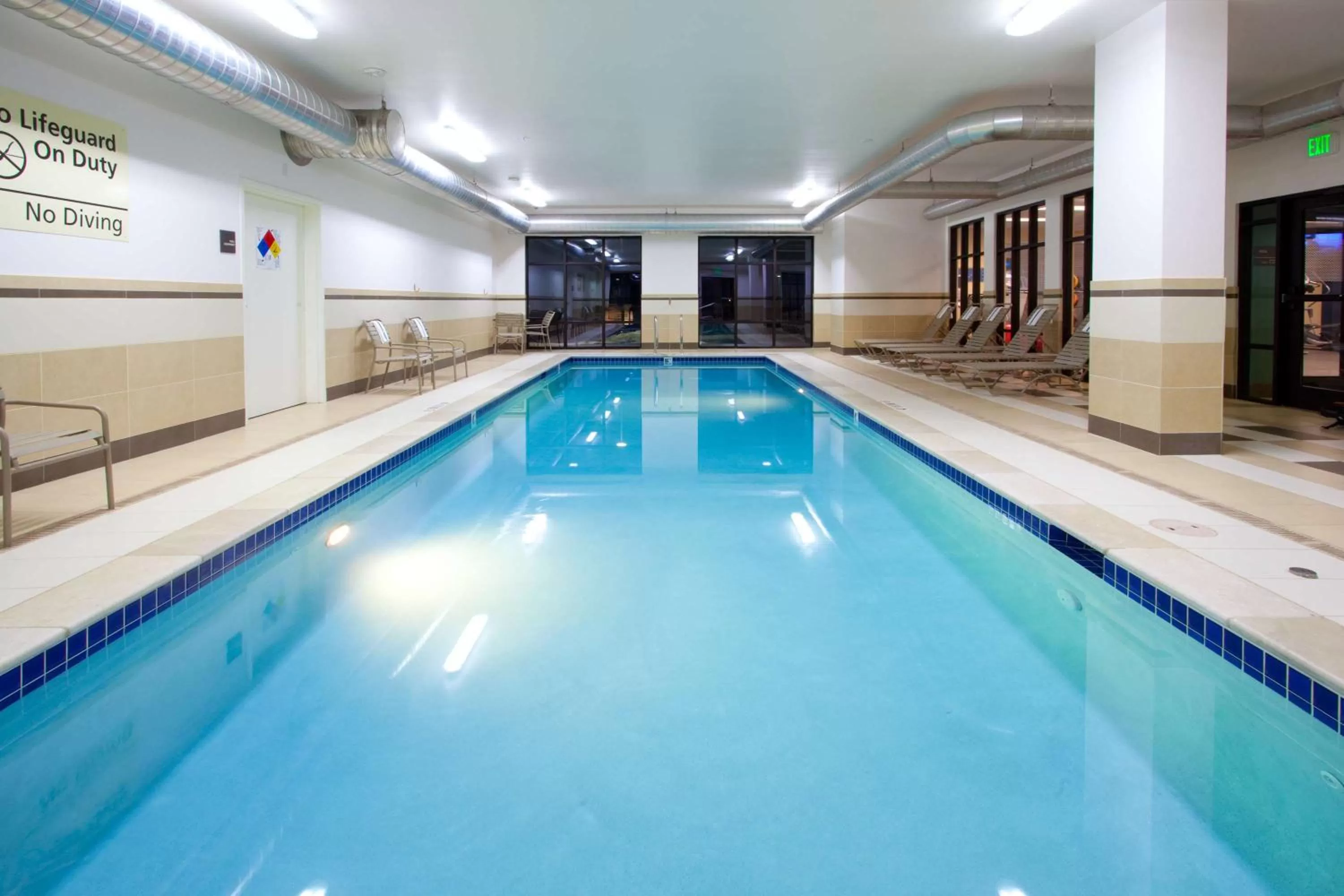 Pool view in Hampton Inn & Suites Denver Airport / Gateway Park