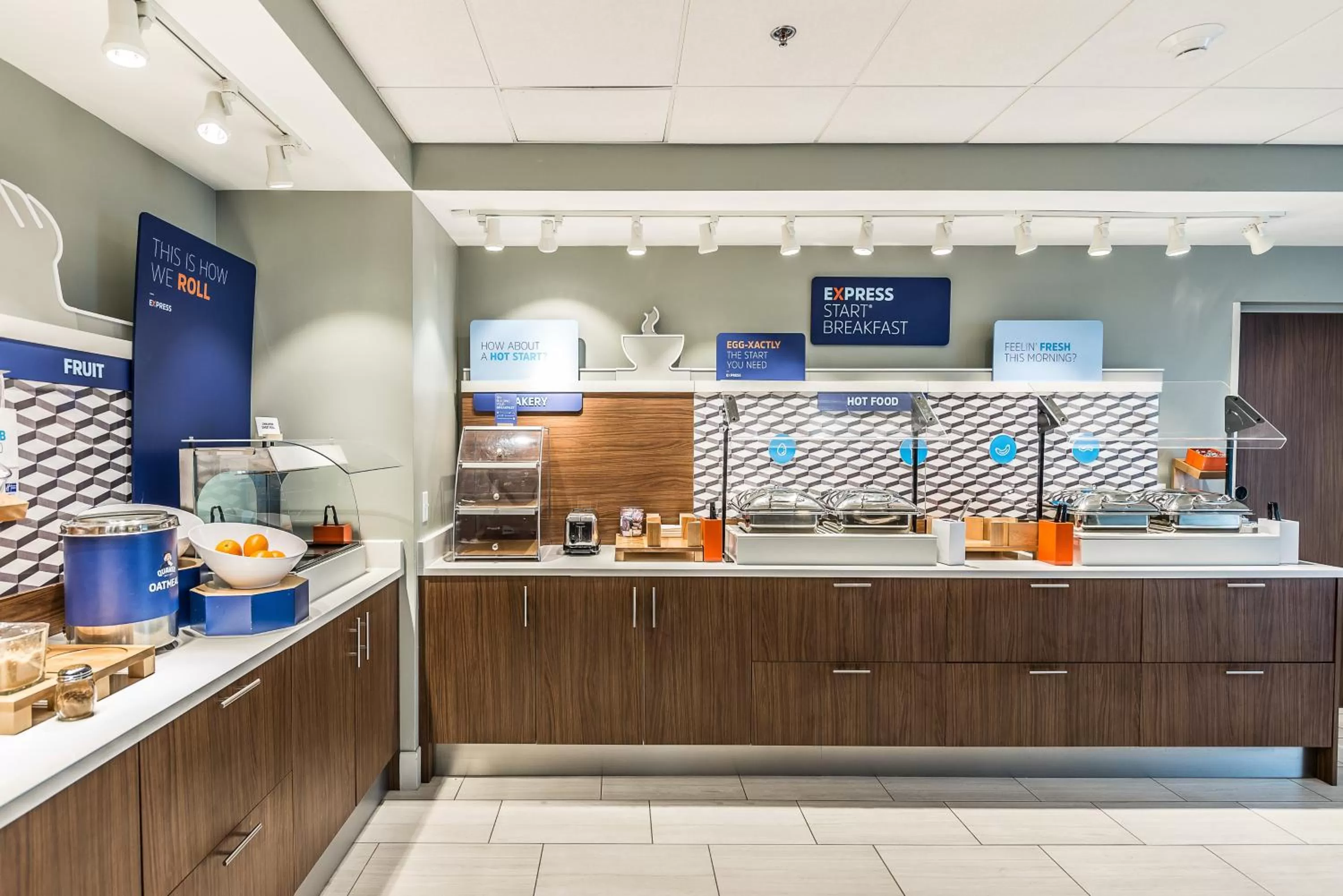 Breakfast in Holiday Inn Express Flint-Campus Area by IHG