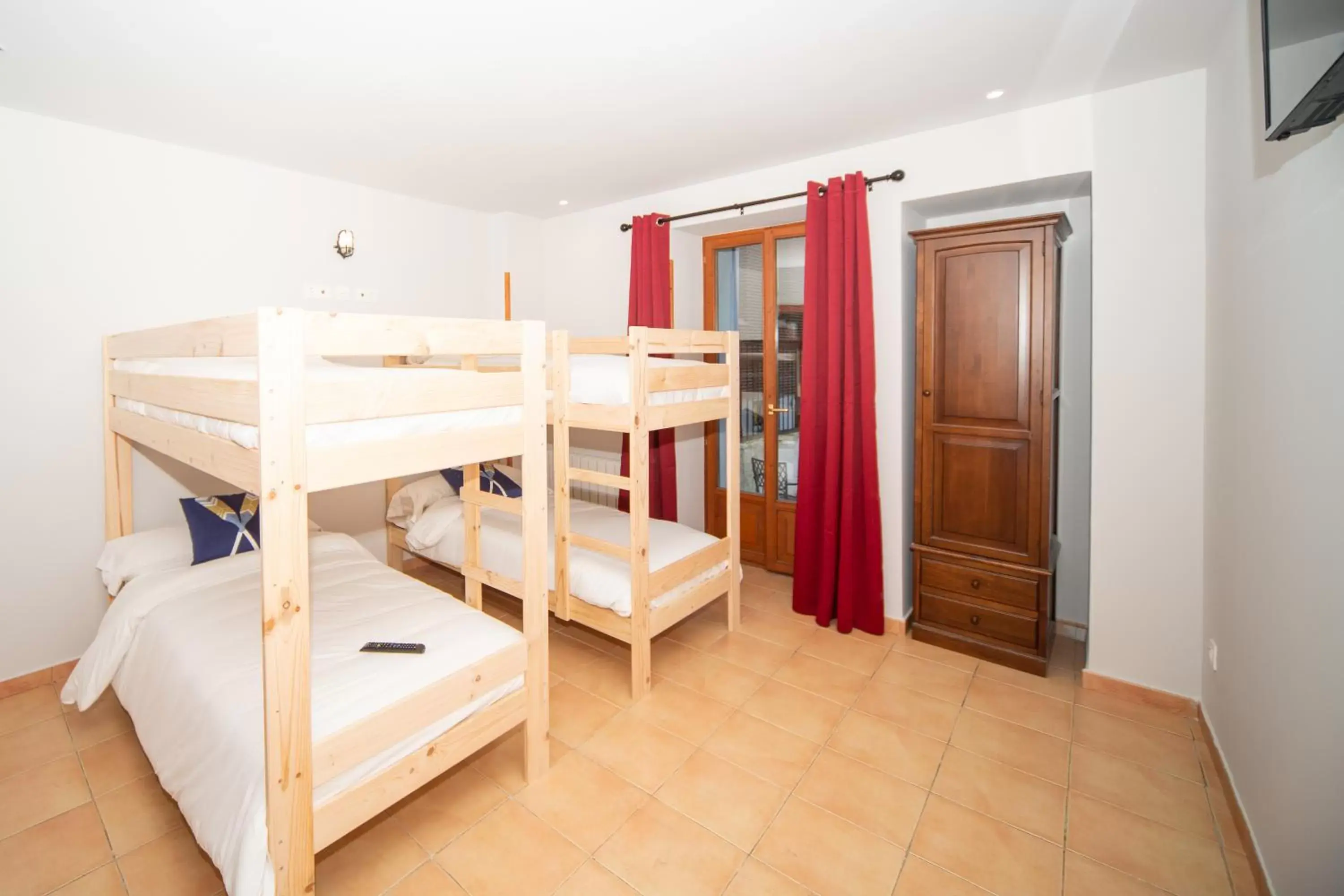 Bed, Bunk Bed in Hotel Palacio Branka