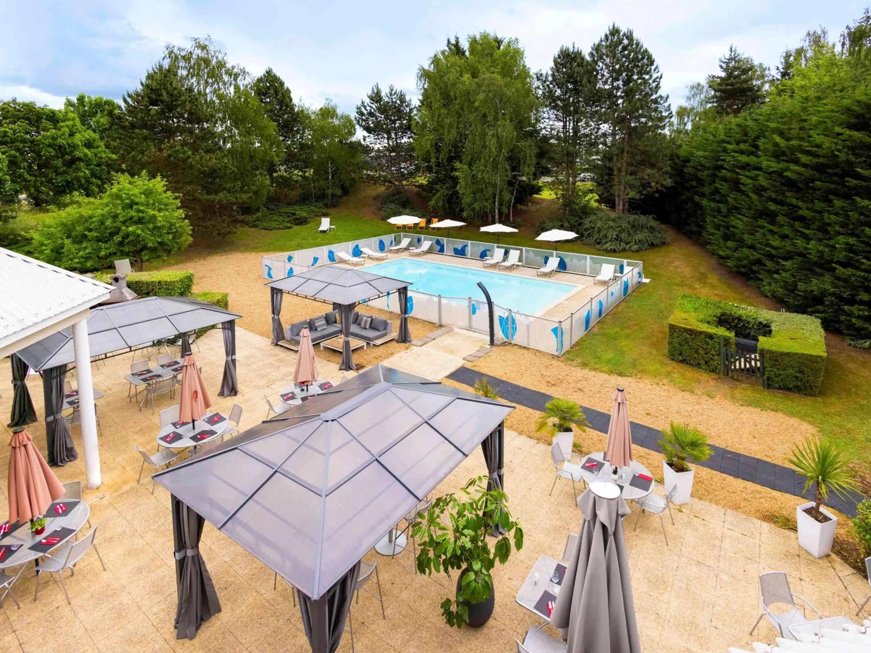 Sports, Pool View in Mercure Tours Nord