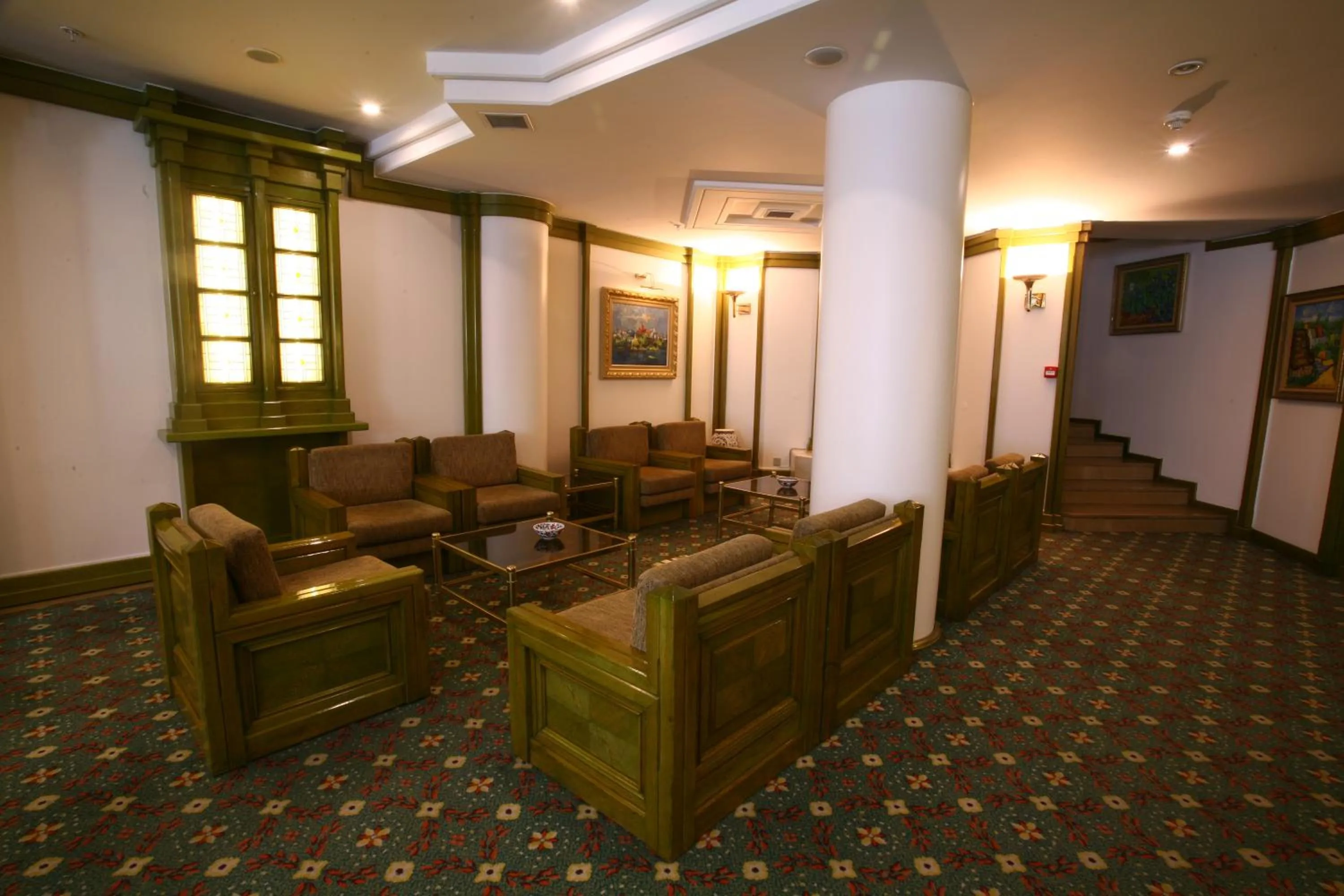 Lobby or reception in Istanbul Royal Hotel