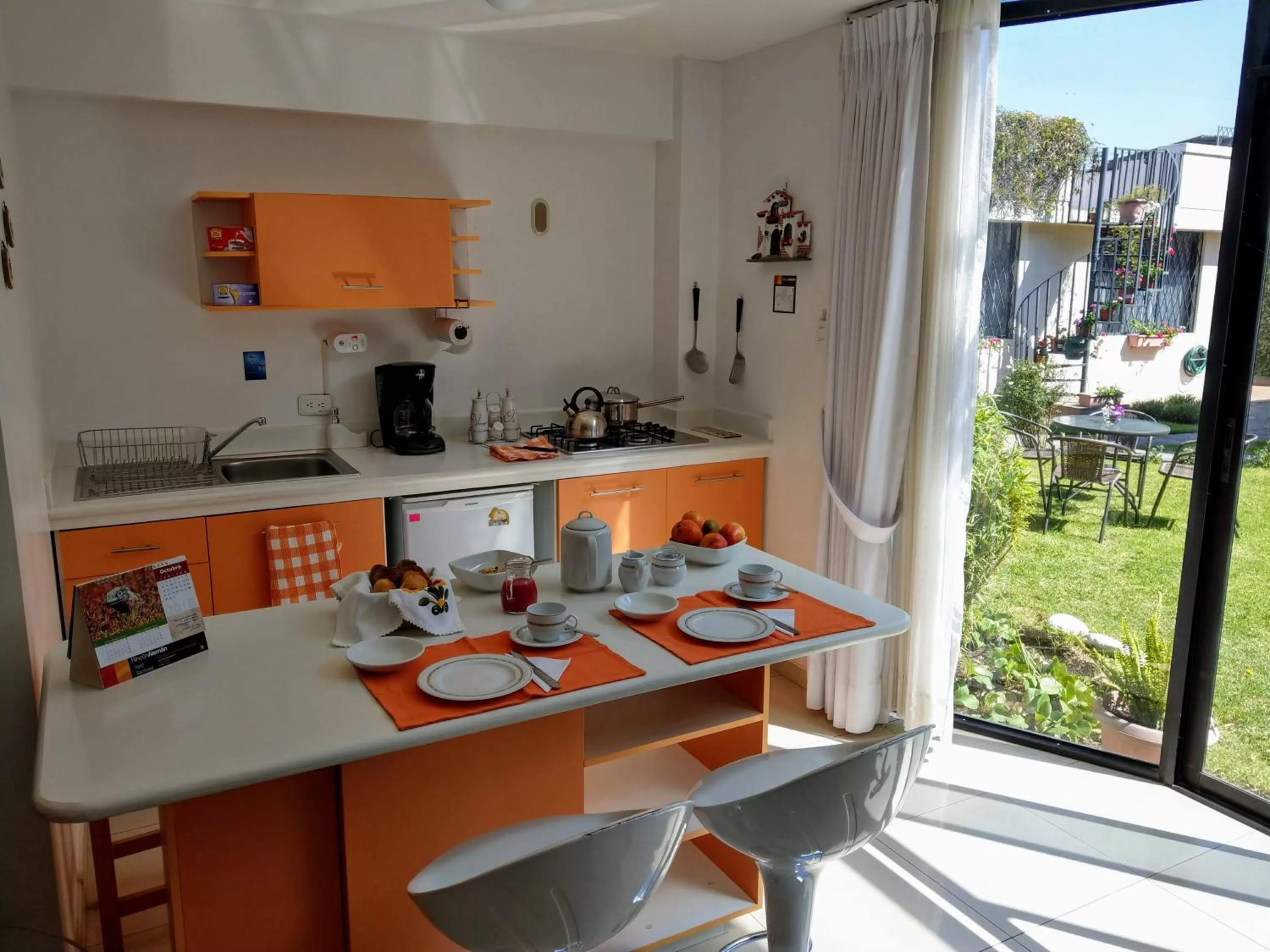 Coffee/tea facilities, Kitchen/Kitchenette in Hotel Rincon Aleman