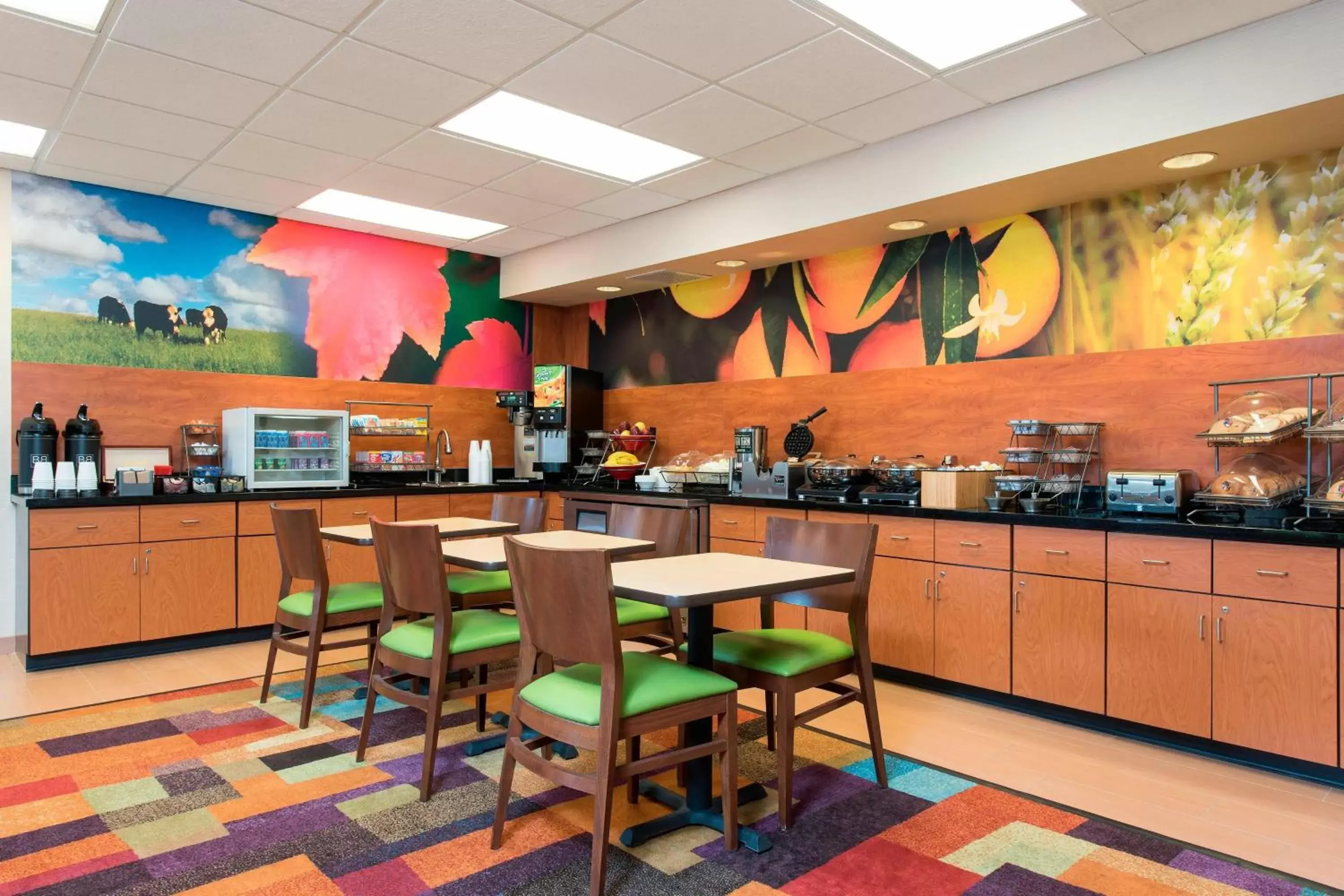 Breakfast, Restaurant/Places to Eat in Fairfield Inn & Suites by Marriott Bloomington