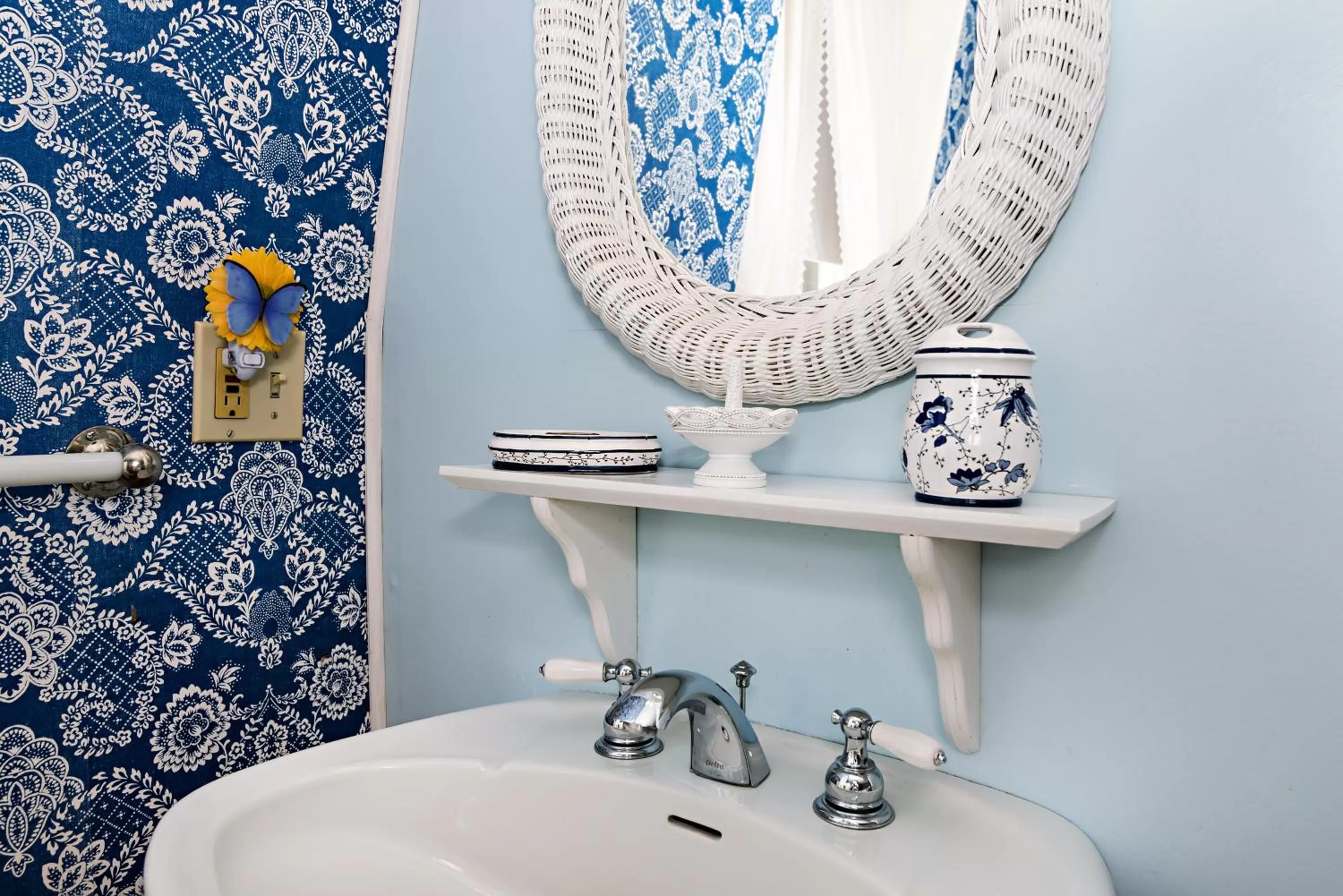 Bathroom in Silver Fountain Inn