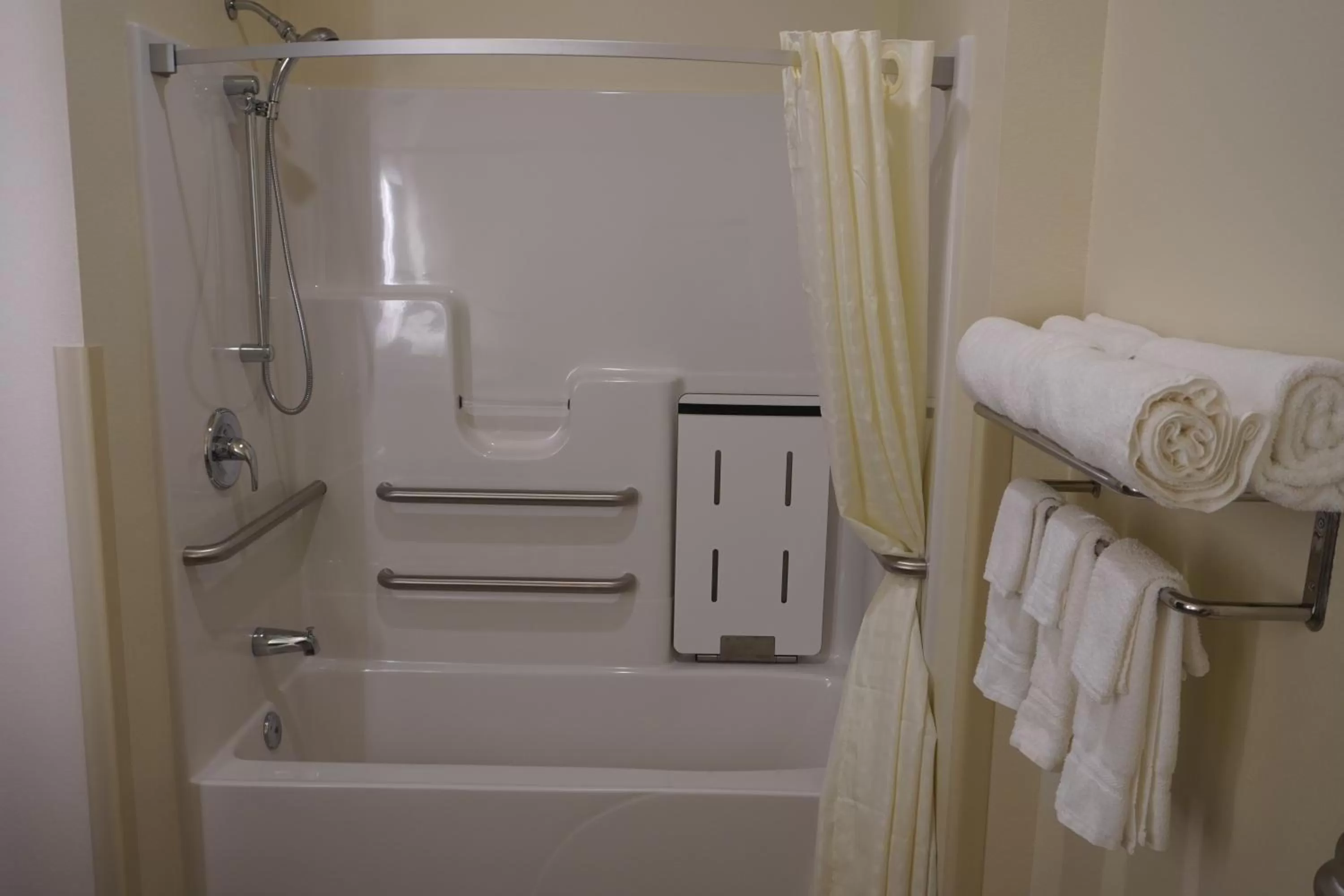 Bathroom in Comfort Inn & Suites Medina