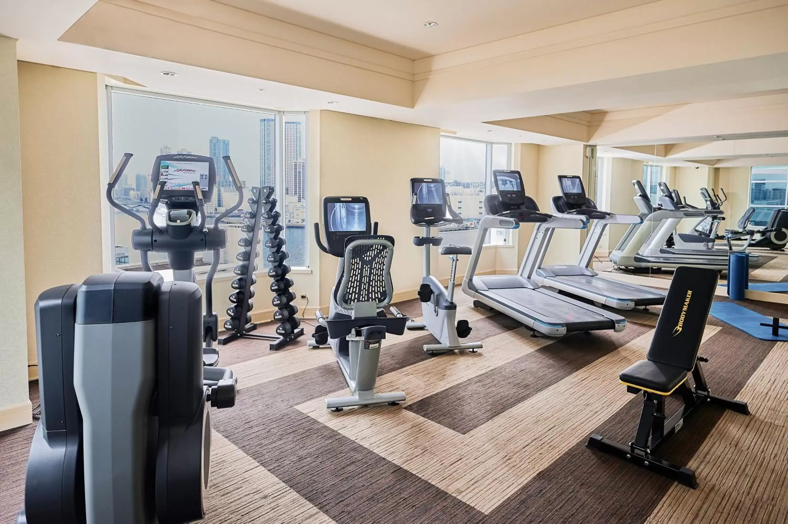 Fitness centre/facilities in InterContinental Tokyo Bay by IHG Fitness centre/facilities in InterContinental Tokyo Bay by IHG