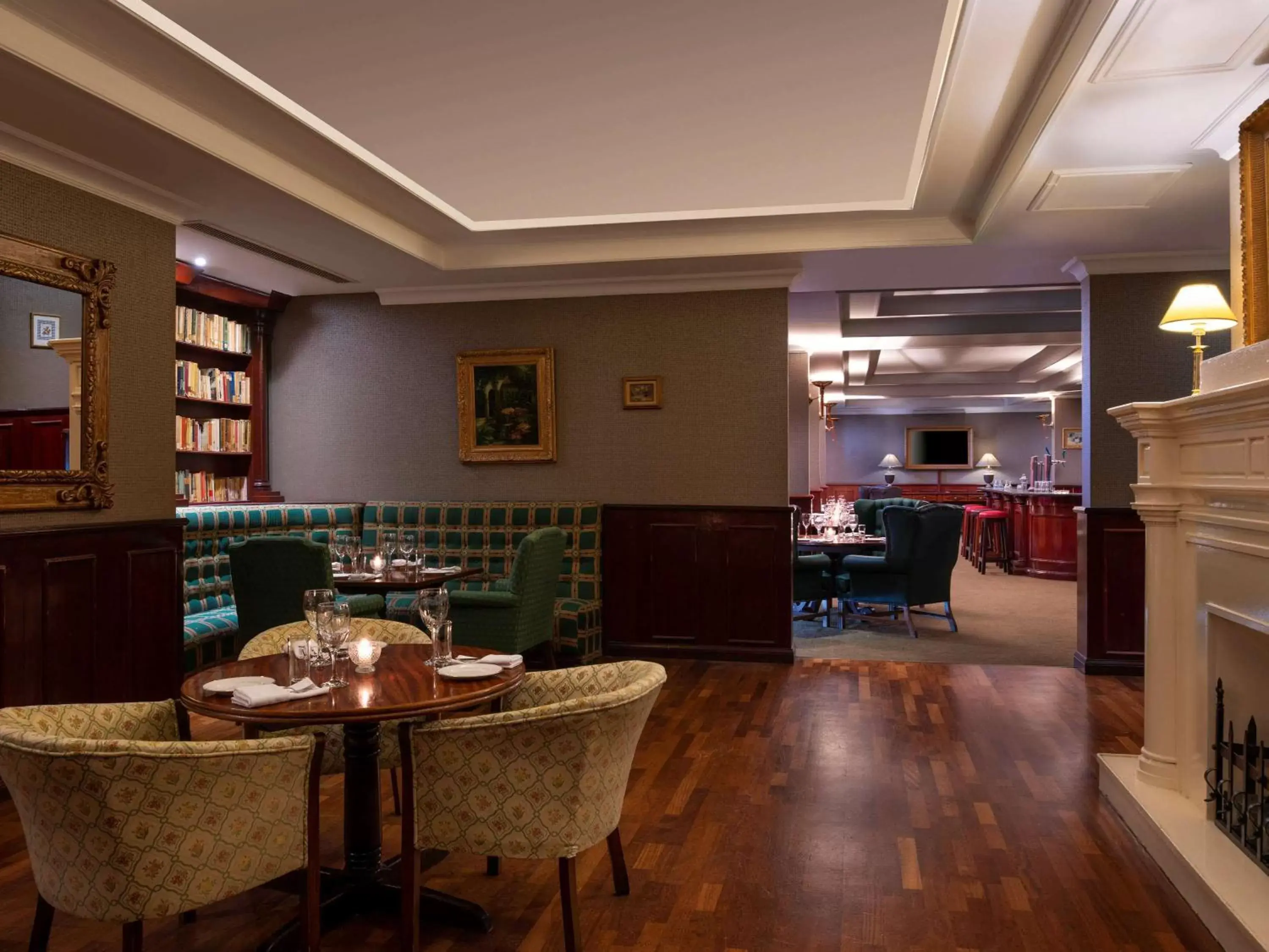 Lounge or bar in M Grand Hotel Doha