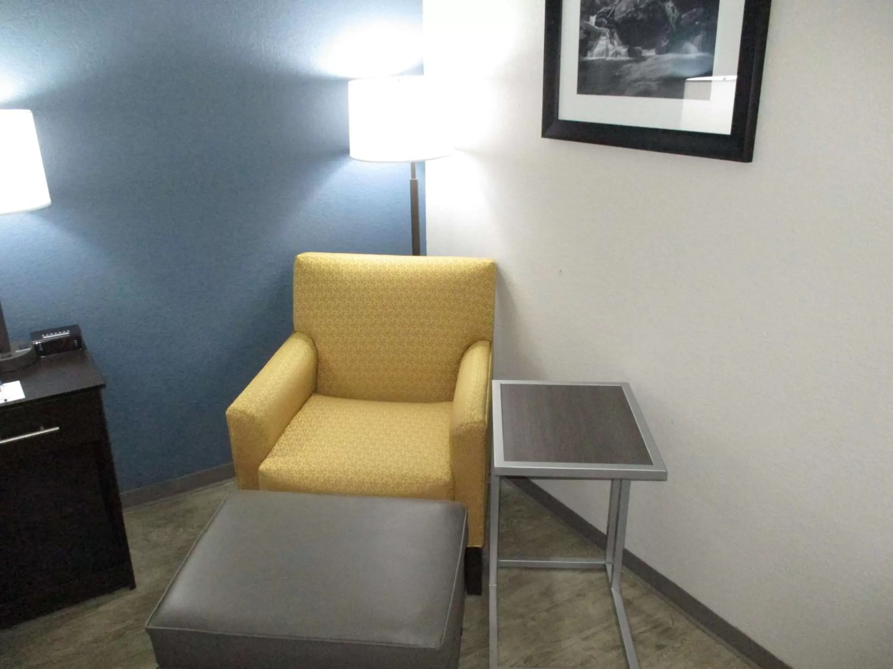 Photo of the whole room, Seating Area in Best Western Rock Hill