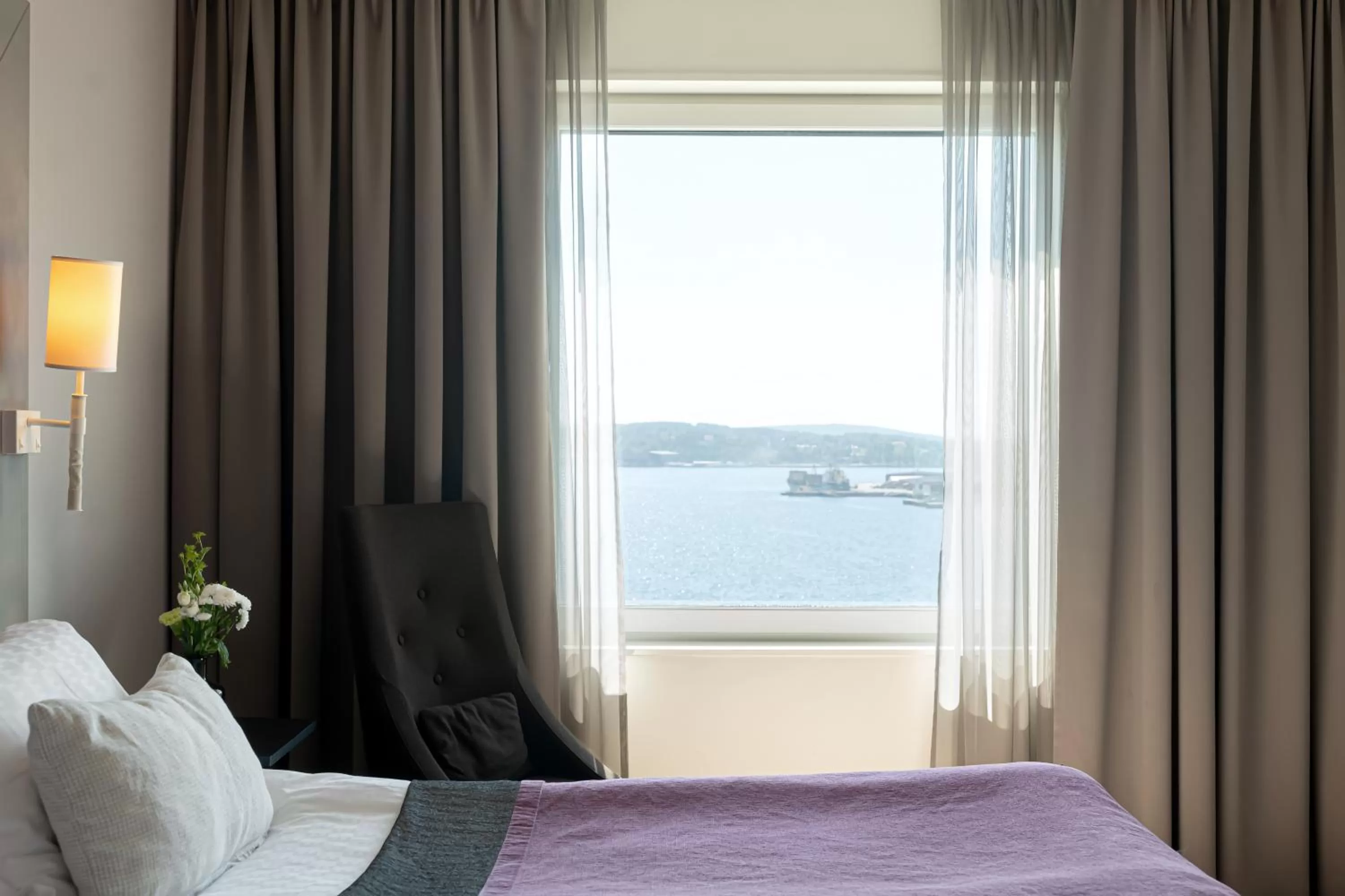 View (from property/room), Bed in Elite Plaza Örnsköldsvik