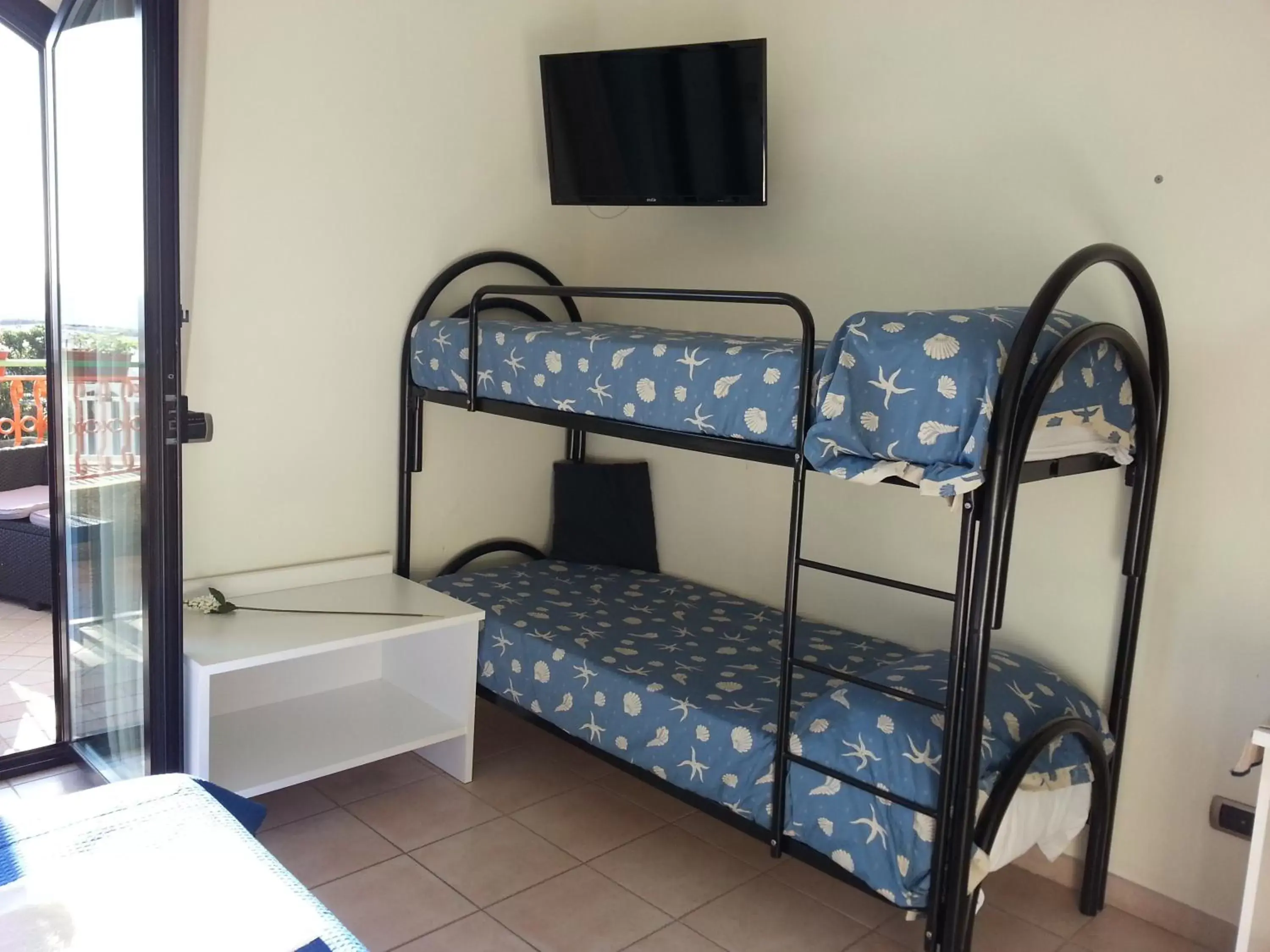 bunk bed in Hotel Tirreno Formia