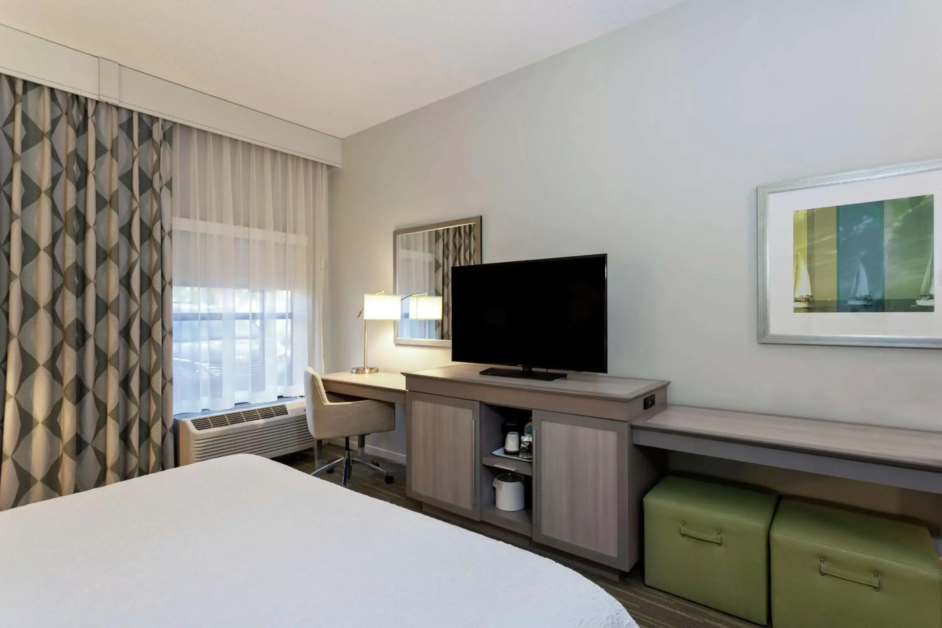 Bedroom, Bed in Hampton Inn Melbourne Bedroom, Bed in Hampton Inn Melbourne