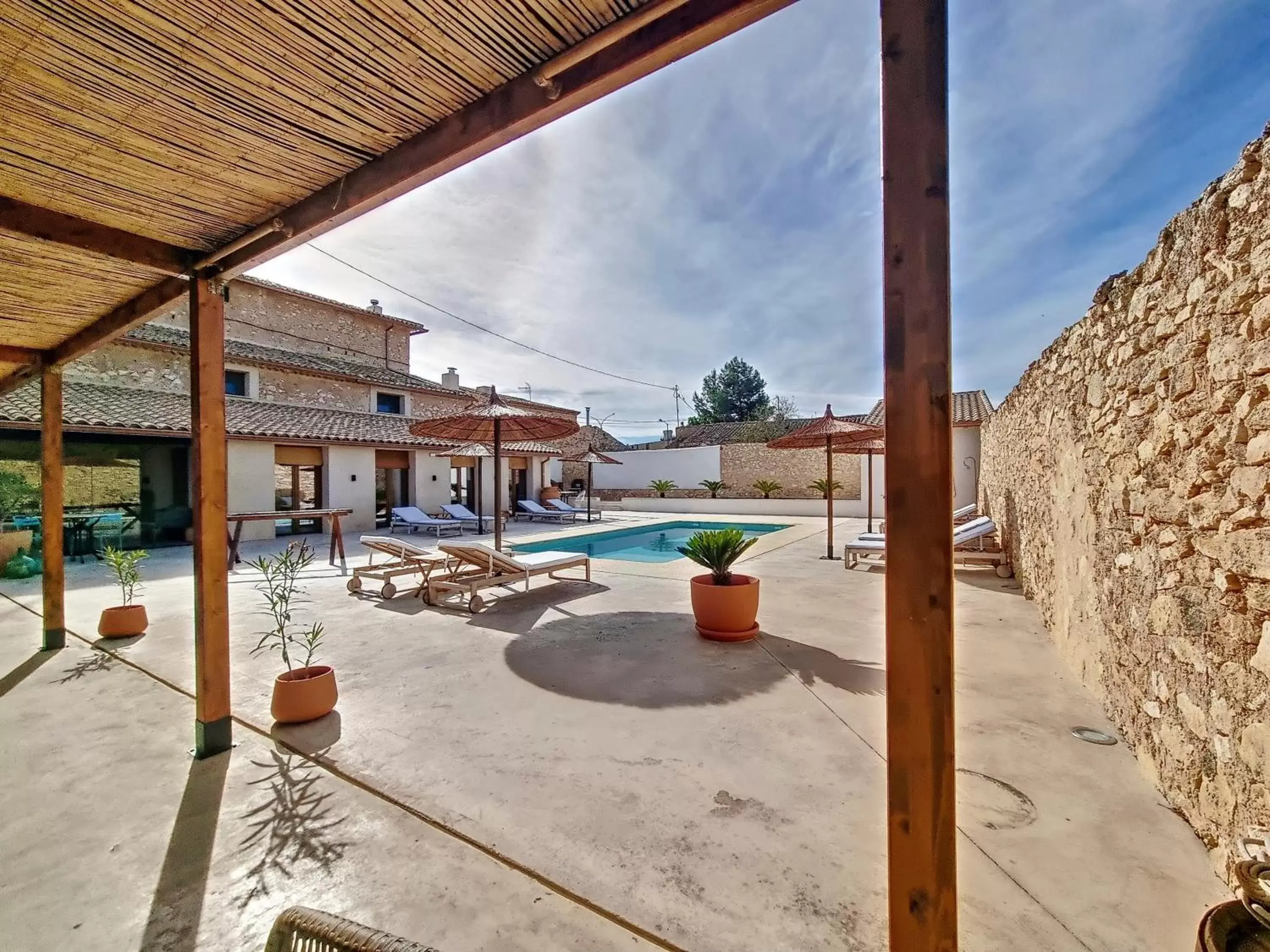 Swimming Pool in Mansion taratatá