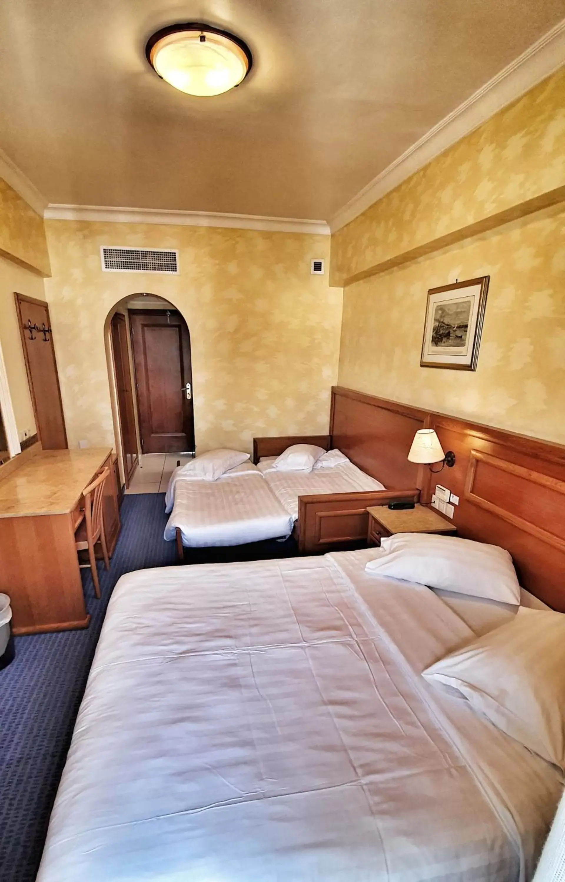 Photo of the whole room, Bed in Noufara