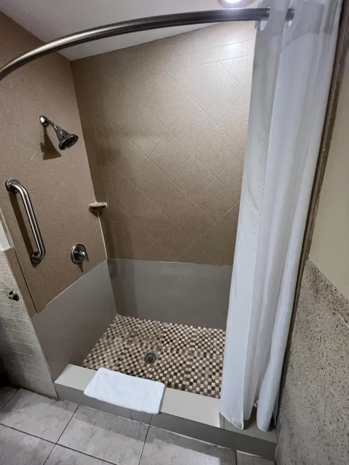 Bathroom in Super 8 by Wyndham McAllen-Downtown-Airport-LA Plaza Mall