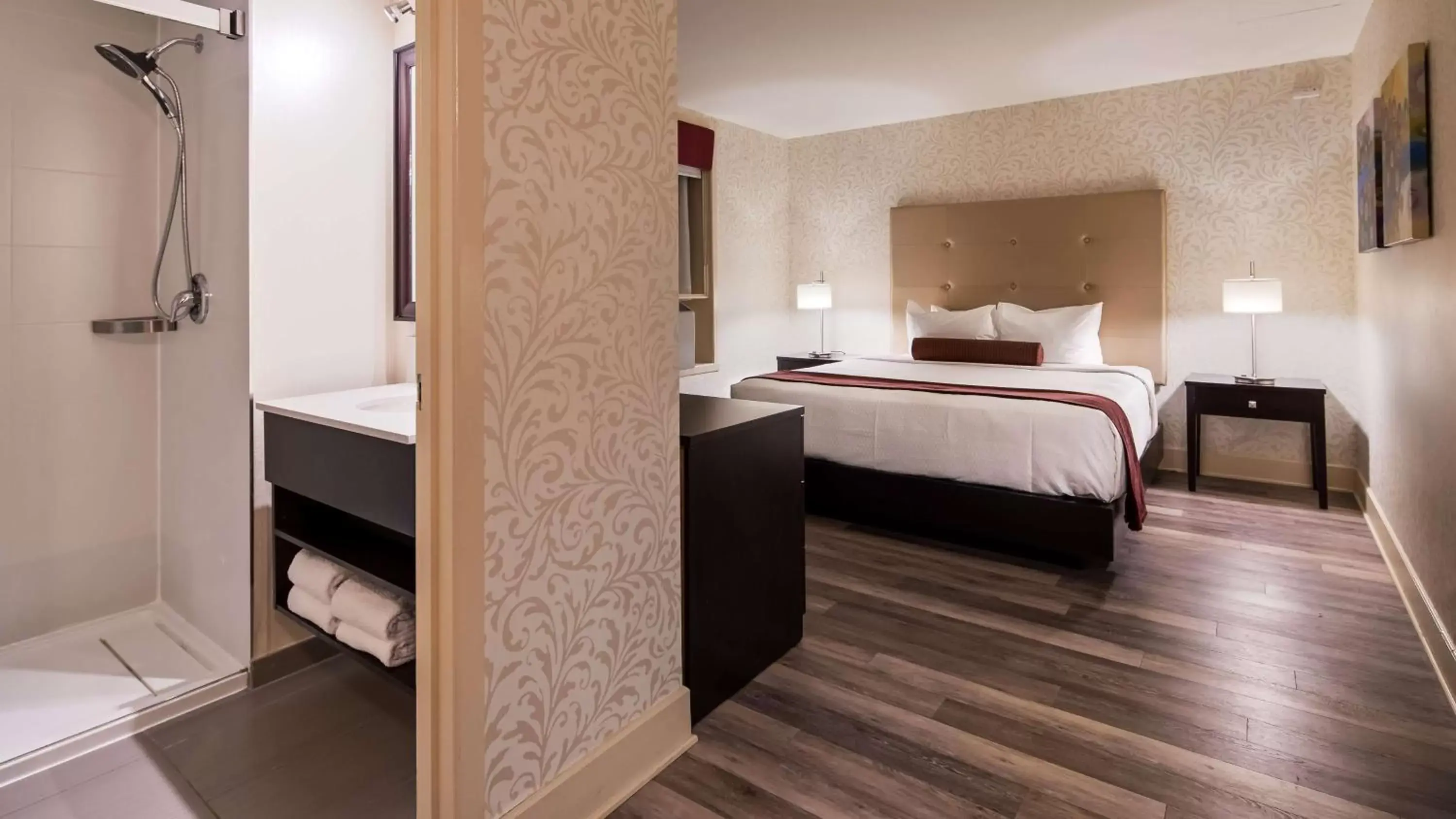Photo of the whole room, Bed in Best Western Plus Montreal Downtown- Hotel Europa Photo of the whole room, Bed in Best Western Plus Montreal Downtown- Hotel Europa