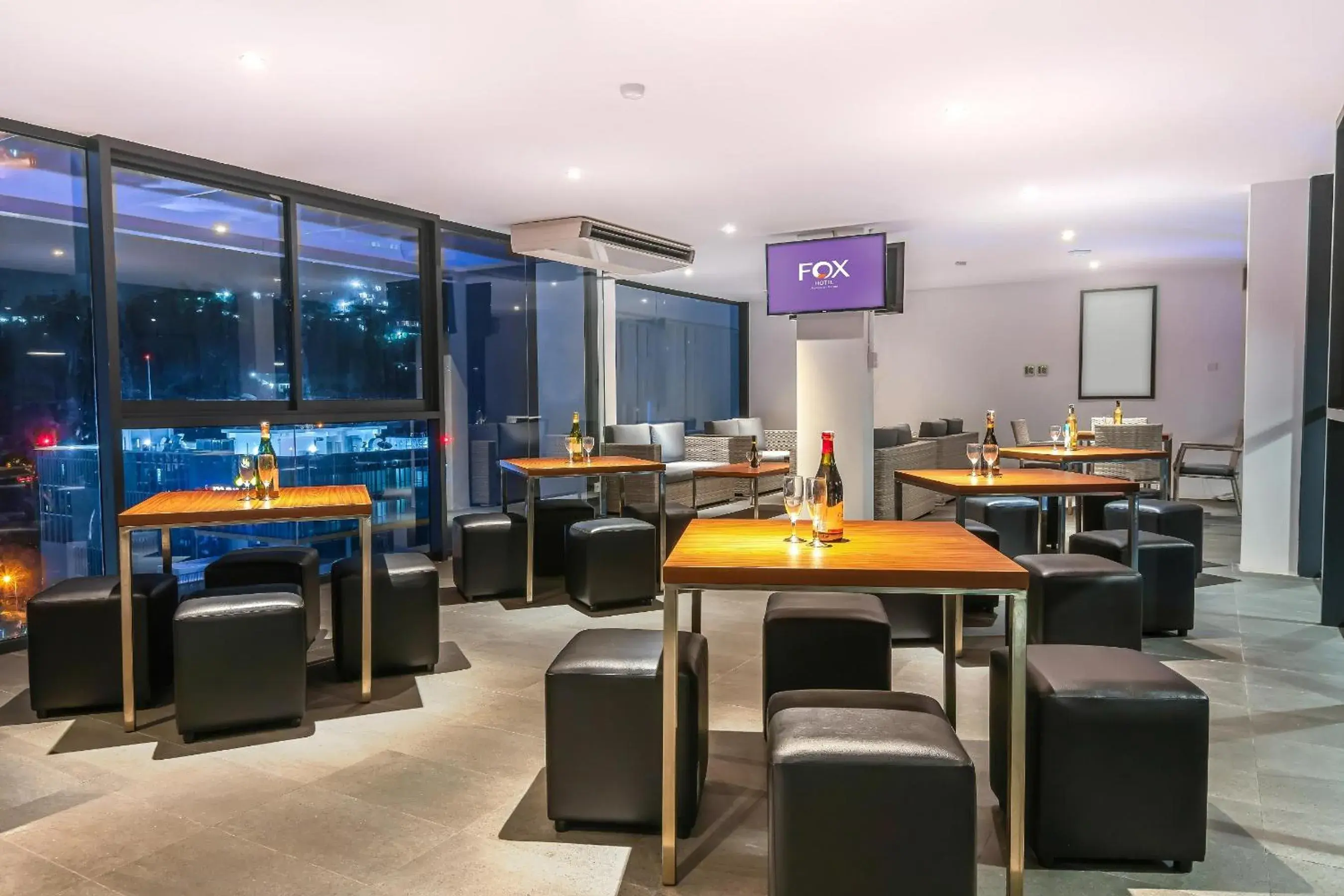 Lounge or bar, Restaurant/Places to Eat in FOX JAYAPURA
