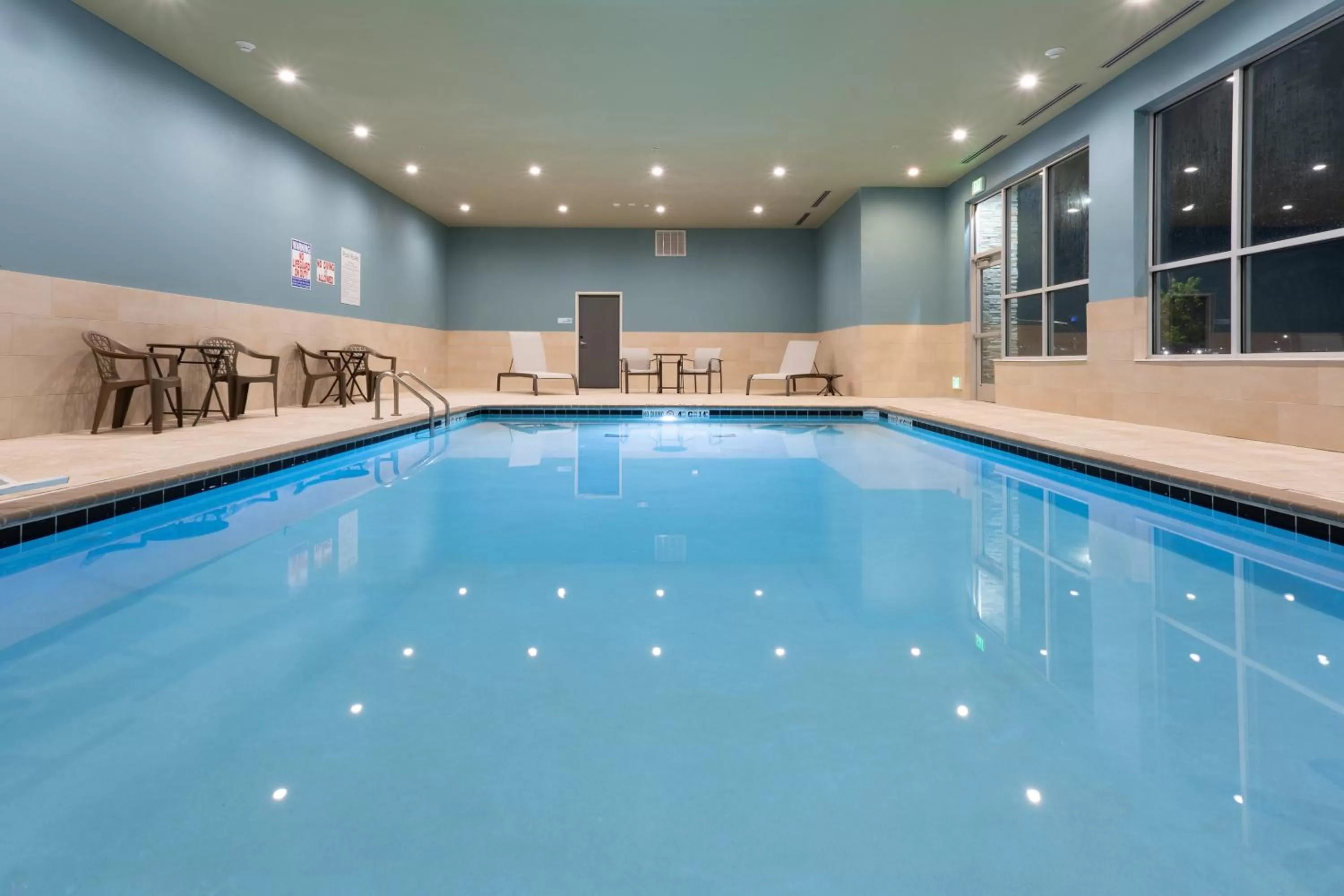 Swimming pool in Holiday Inn Express & Suites - Firestone - Longmont by IHG