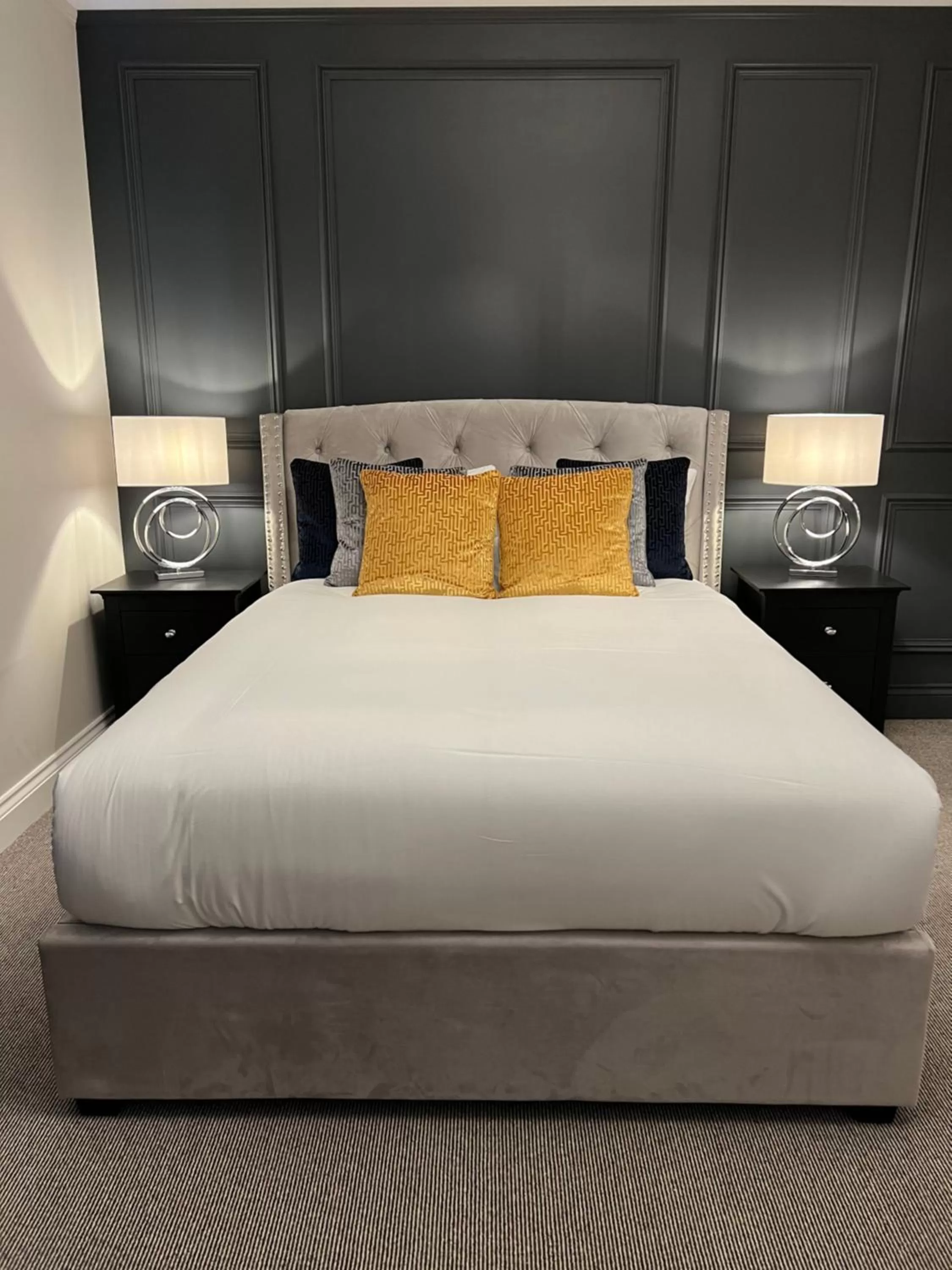 Bedroom, Bed in The Wolf Inn