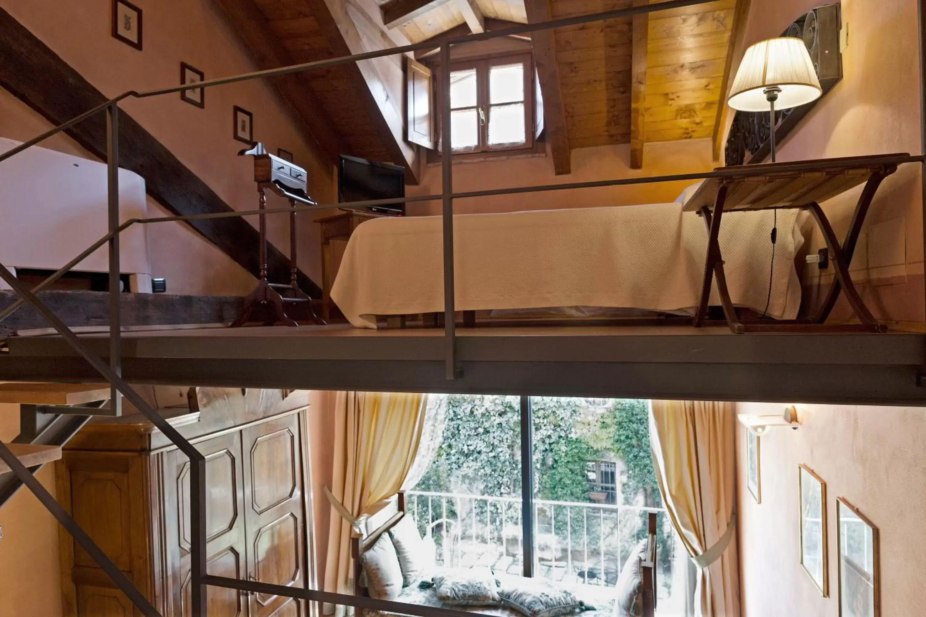 Junior Suite in Hotel Locanda Dei Mai Intees Junior Suite in Hotel Locanda Dei Mai Intees