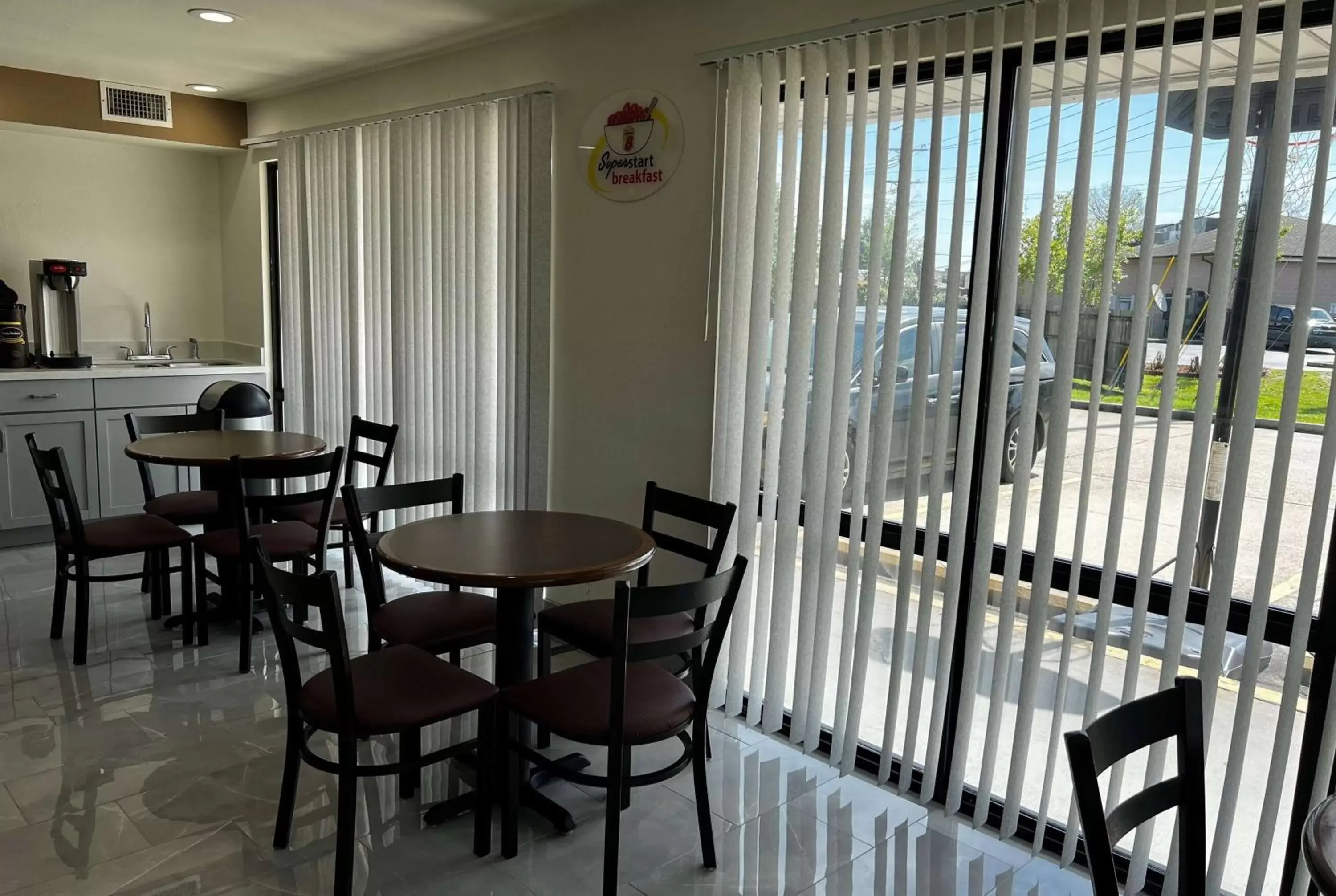 Restaurant/Places to Eat in Super 8 by Wyndham Slidell