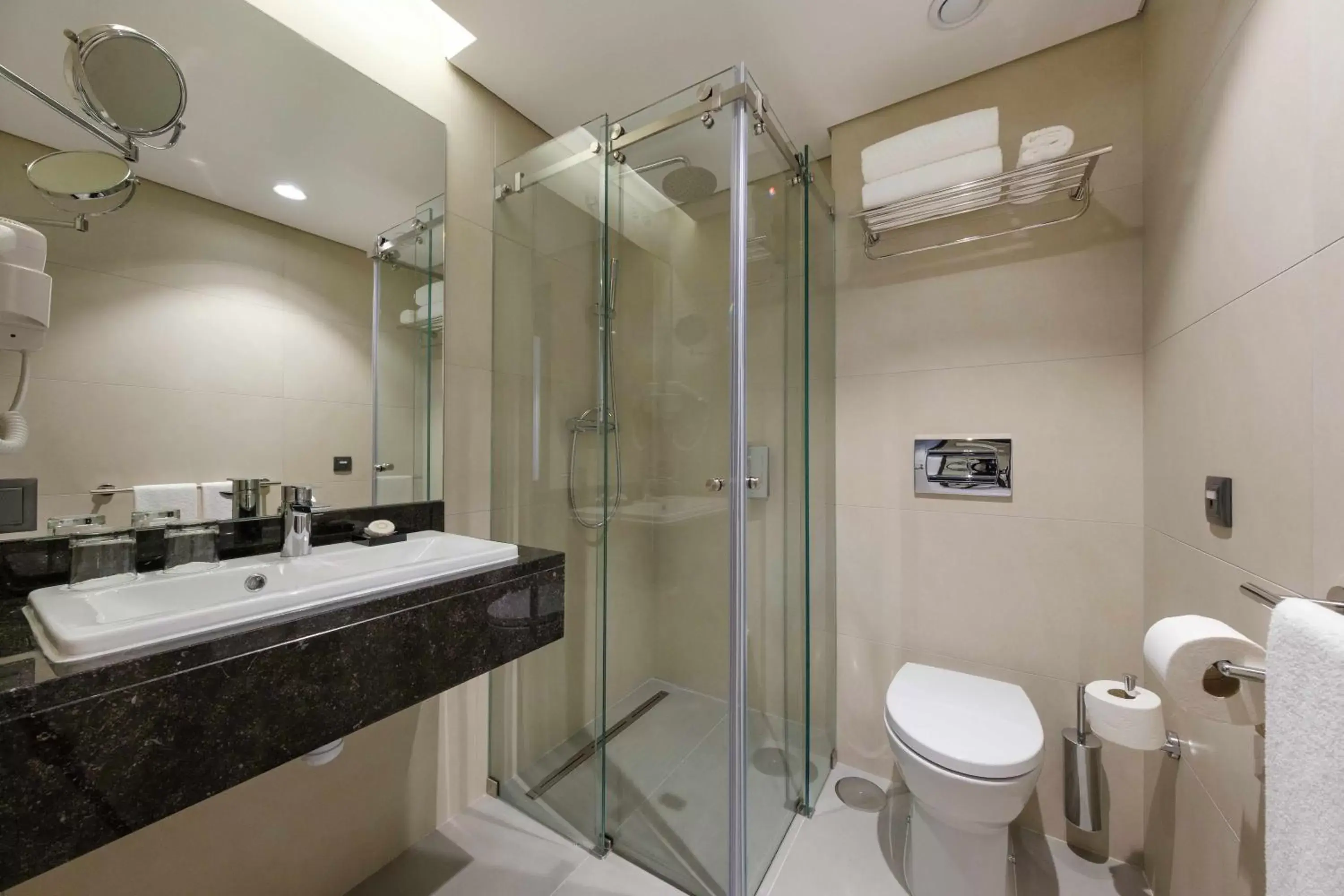 Shower, Bathroom in SDivine Fatima Hotel, Congress & Spirituality