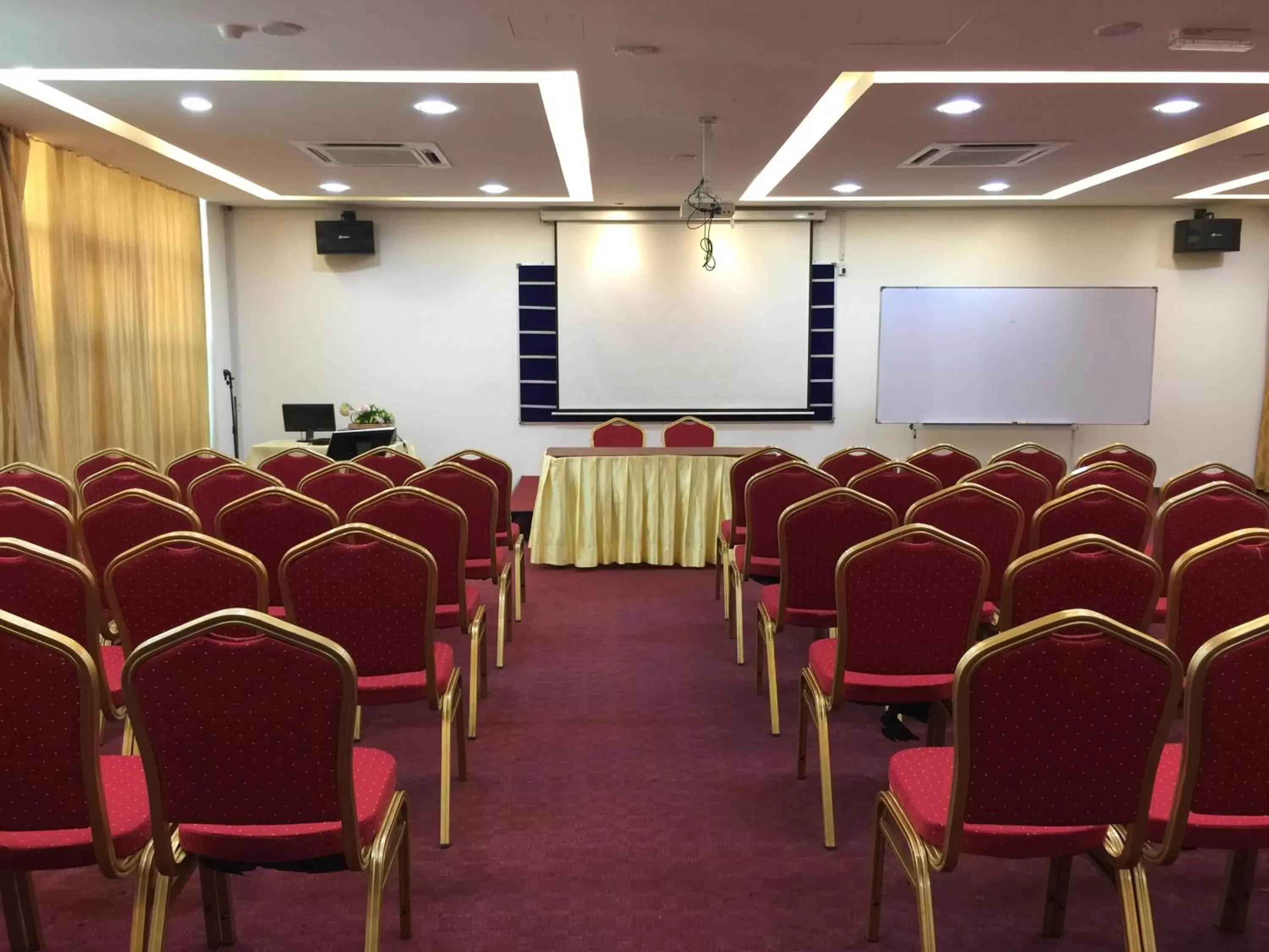 Business facilities in Melang Inn