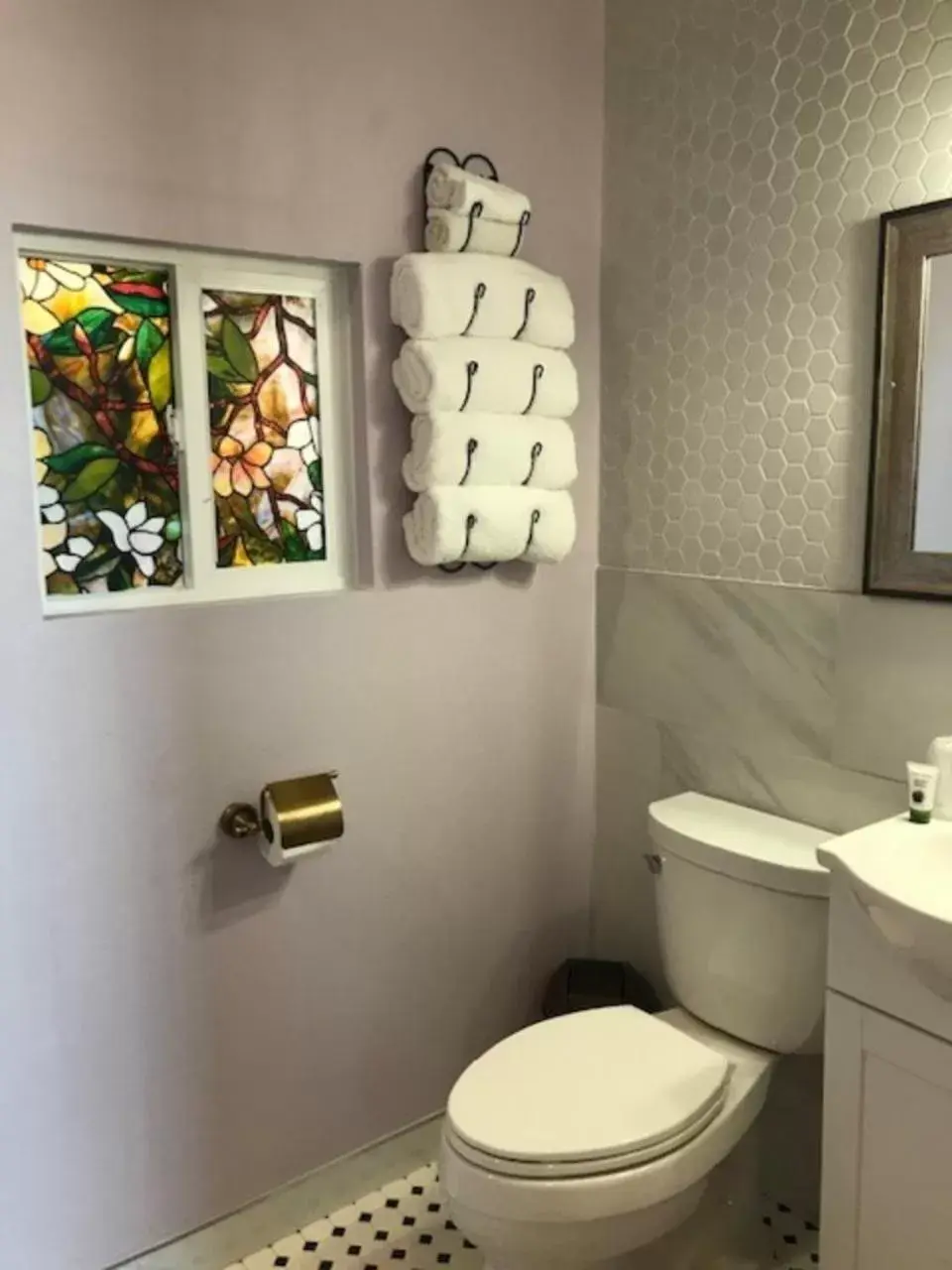 Bathroom in Sugarloaf Mountain Motel