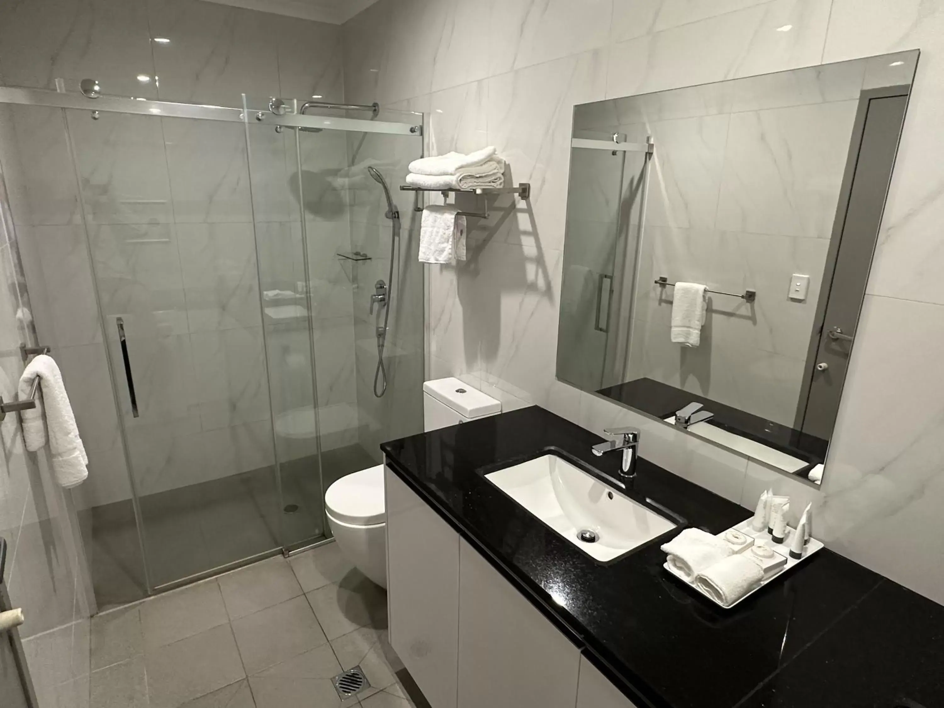 Shower, Bathroom in Darwin City Hotel