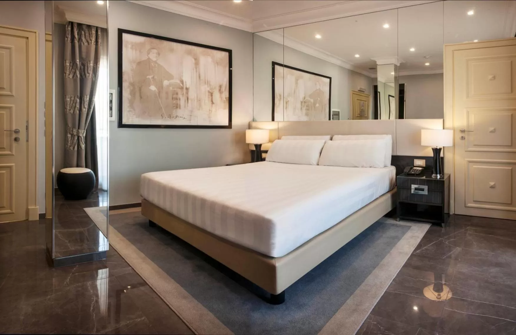 Balcony/Terrace, Bed in Radisson Blu GHR Rome