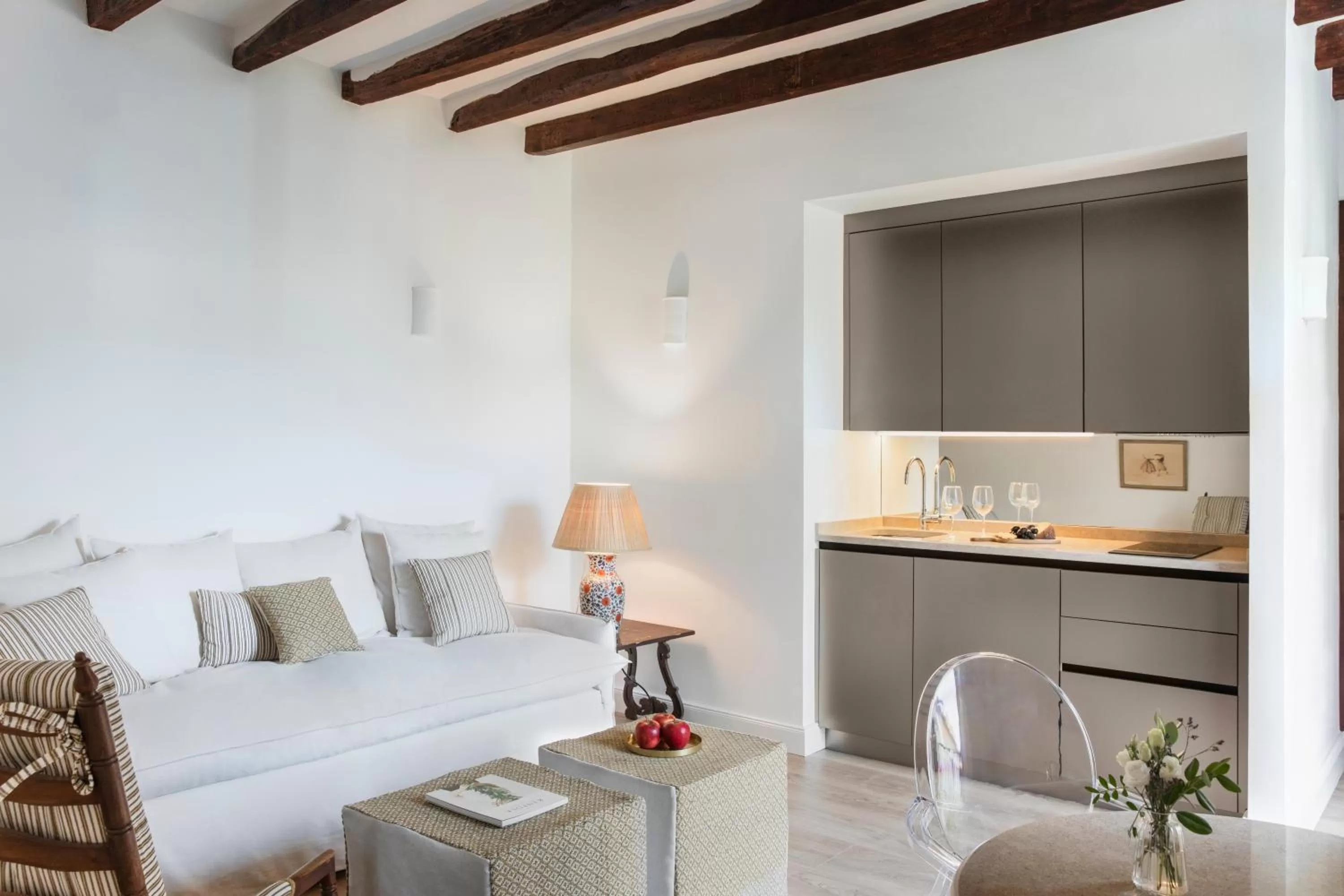 Kitchen or kitchenette, Bed in Ca'n Puig de Sòller