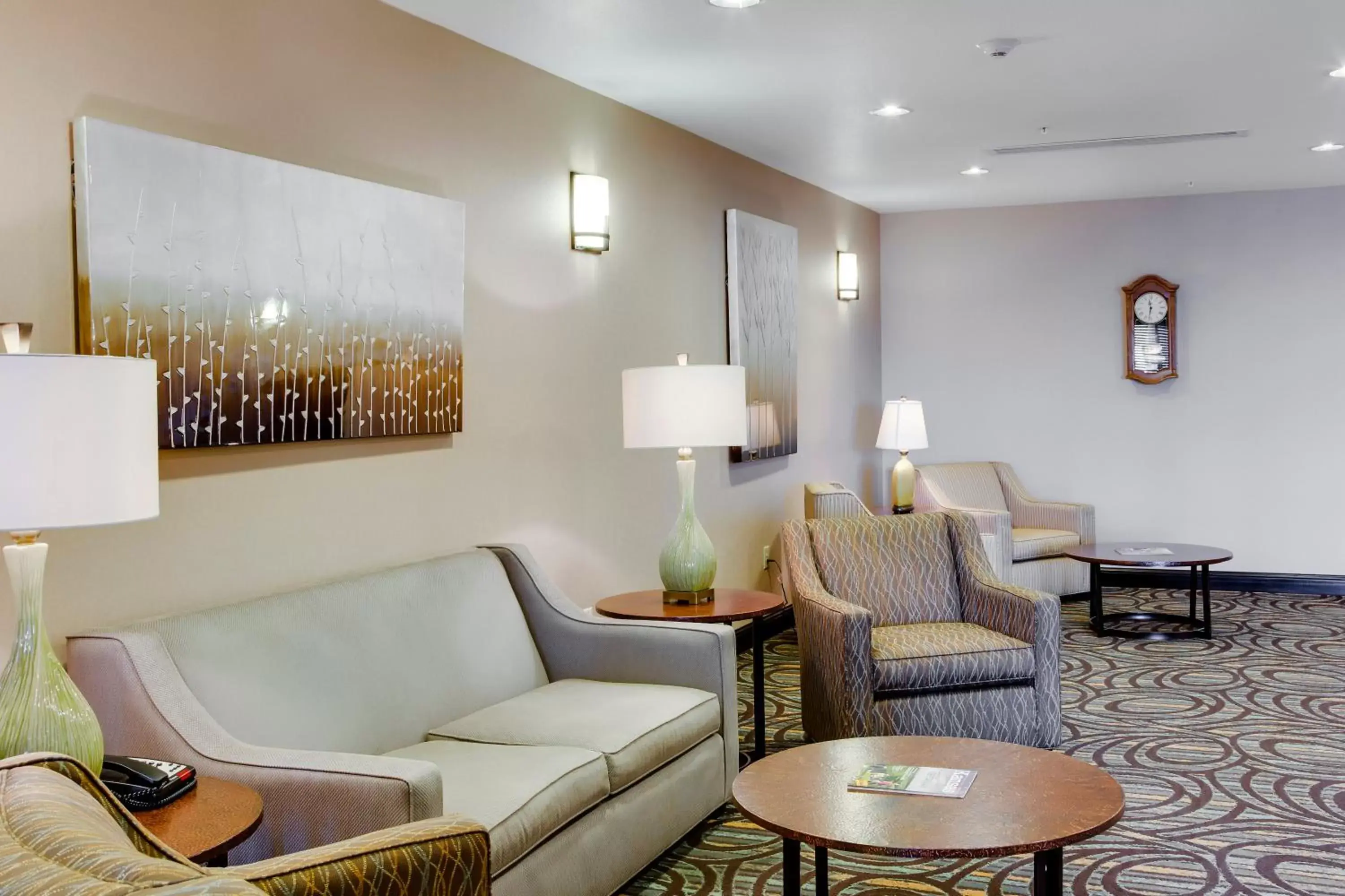 Lobby or reception in Holiday Inn Express & Suites Nevada by IHG Lobby or reception in Holiday Inn Express & Suites Nevada by IHG