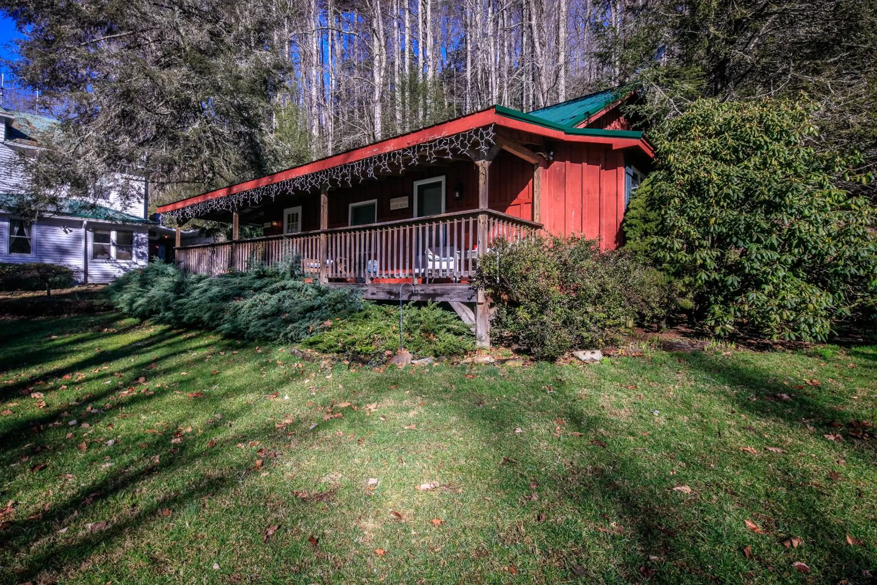 Property Building in Taylor House Inn