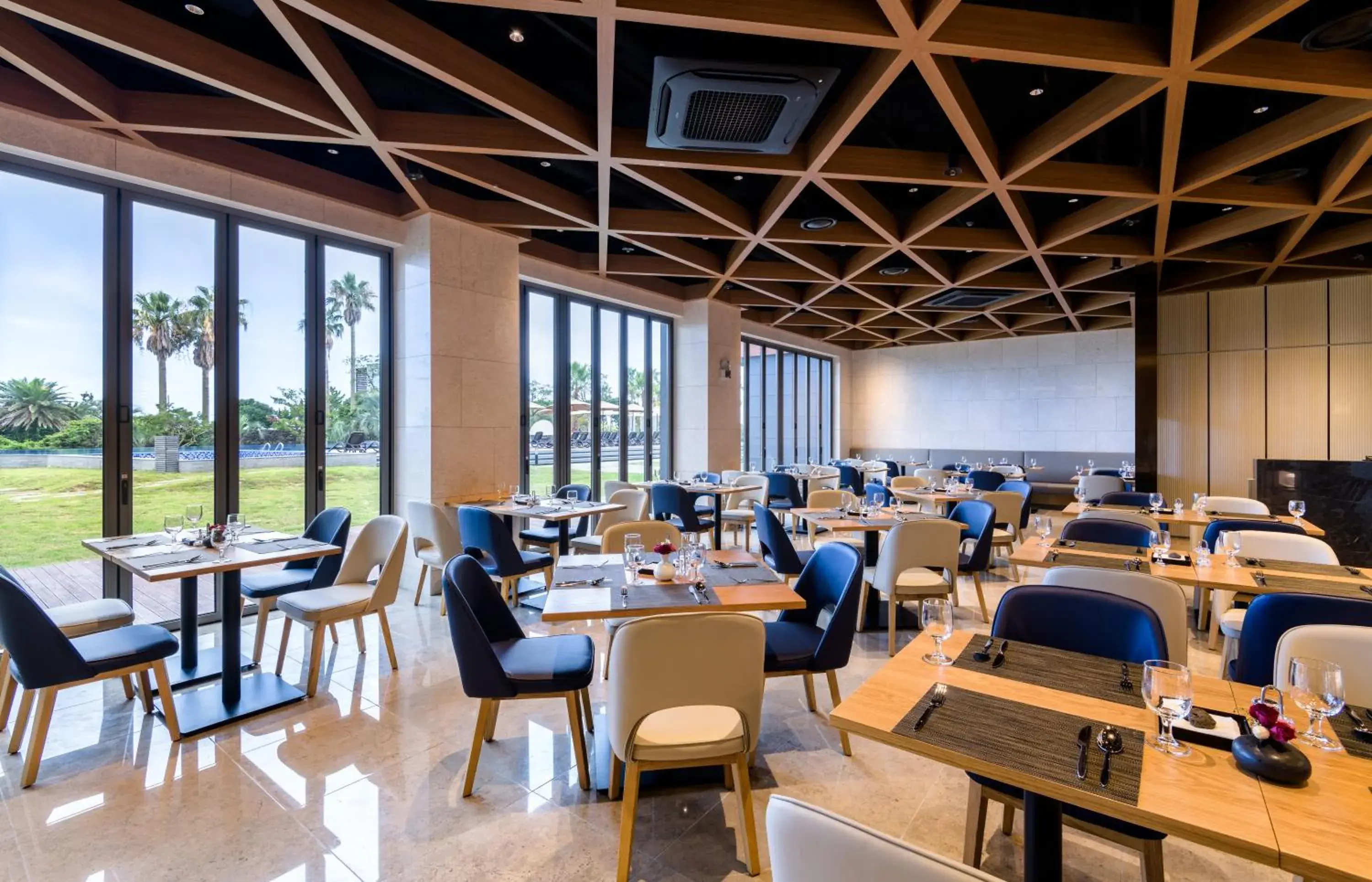 Restaurant/places to eat in The Grand Sumorum Restaurant/places to eat in The Grand Sumorum