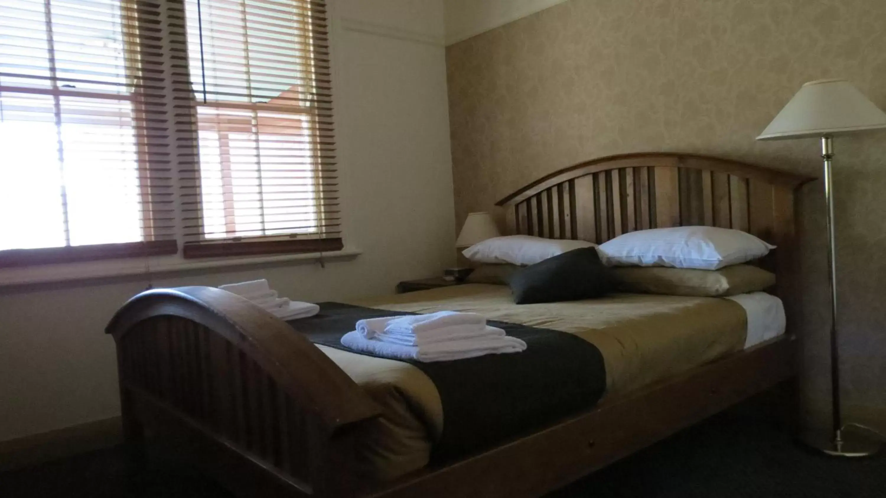 Standard Double Room with Shared Bathroom in Hermitage Hill Country Retreat