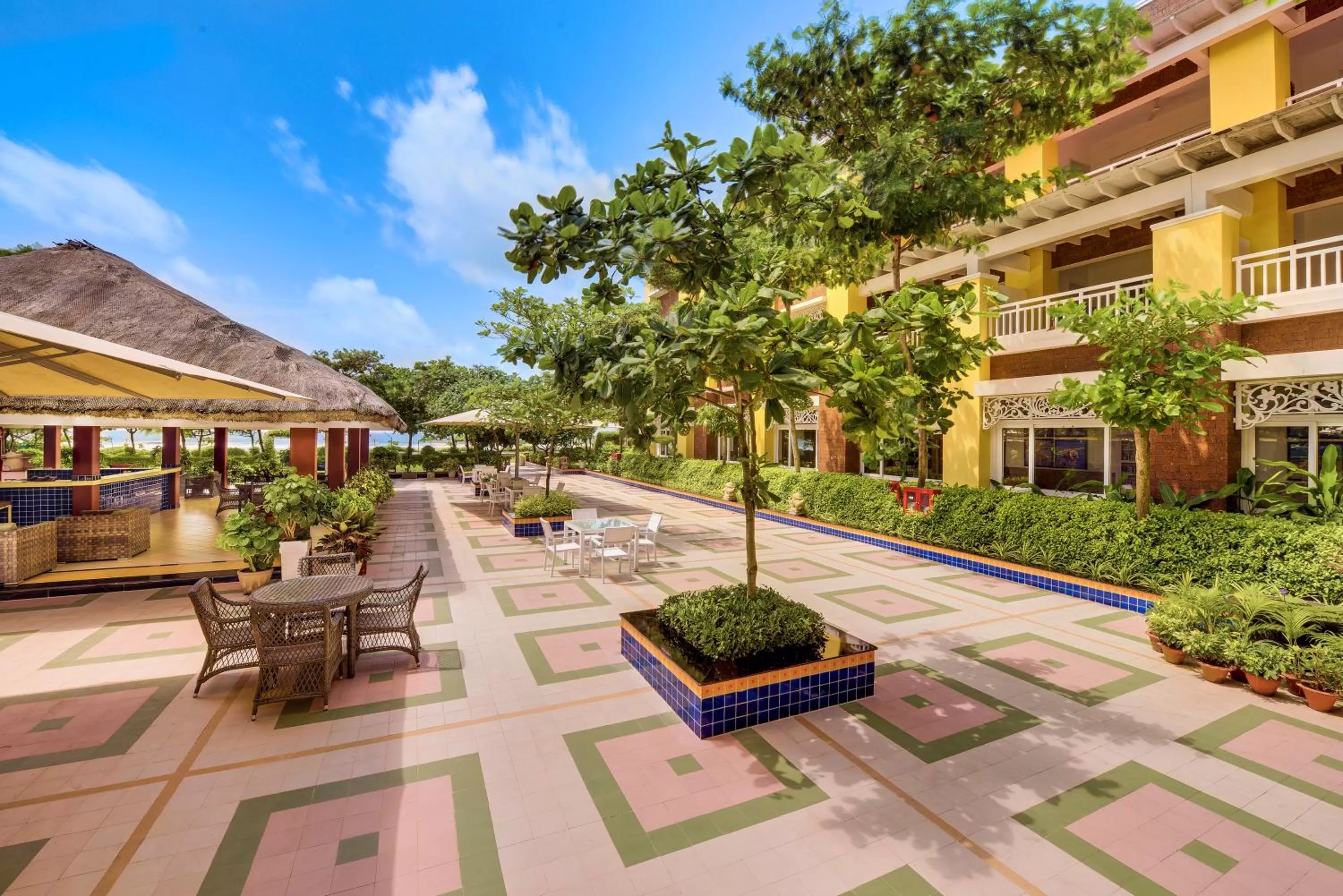 Property building in Mayfair Waves