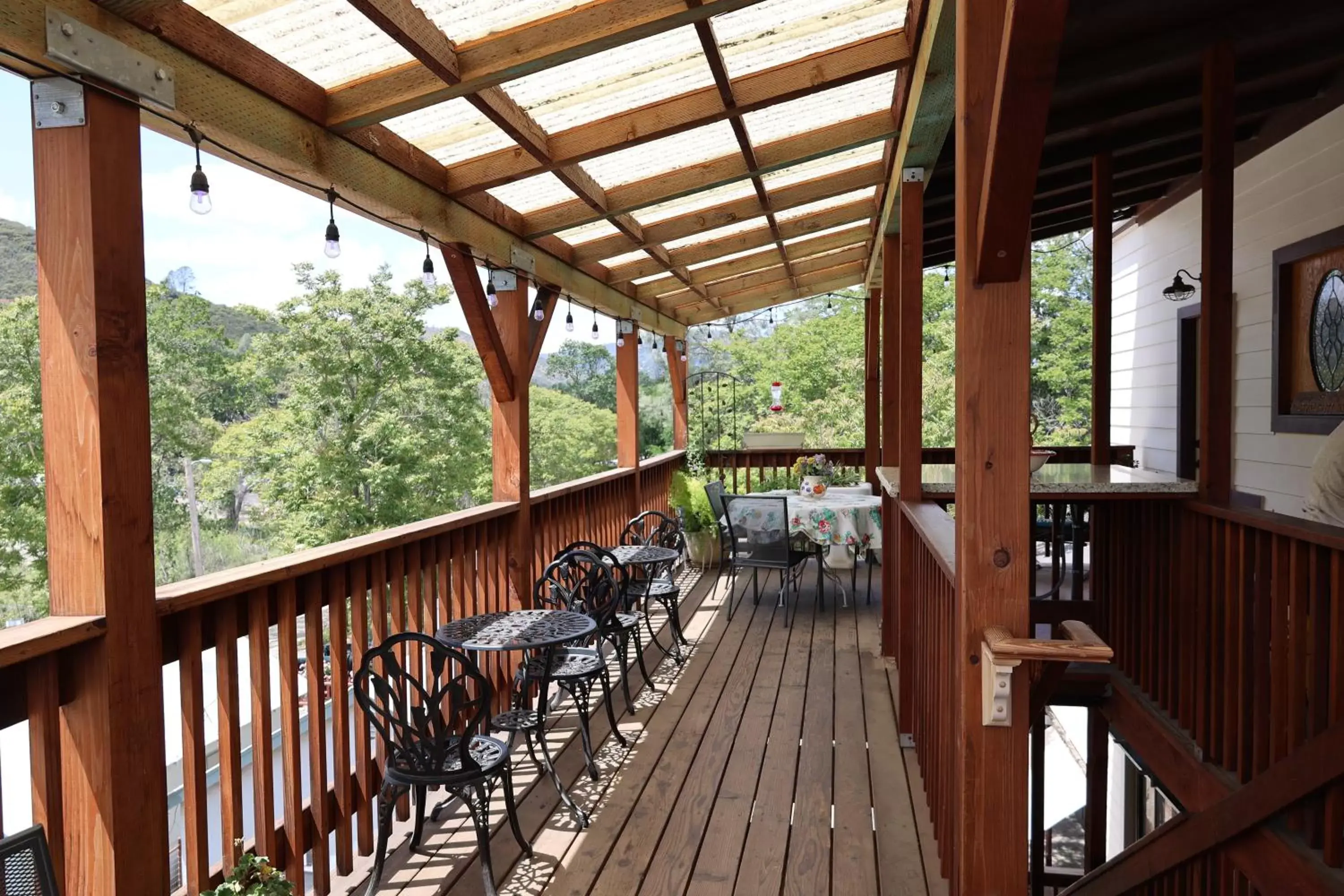 Patio, Balcony/Terrace in Mariposa Hotel Inn