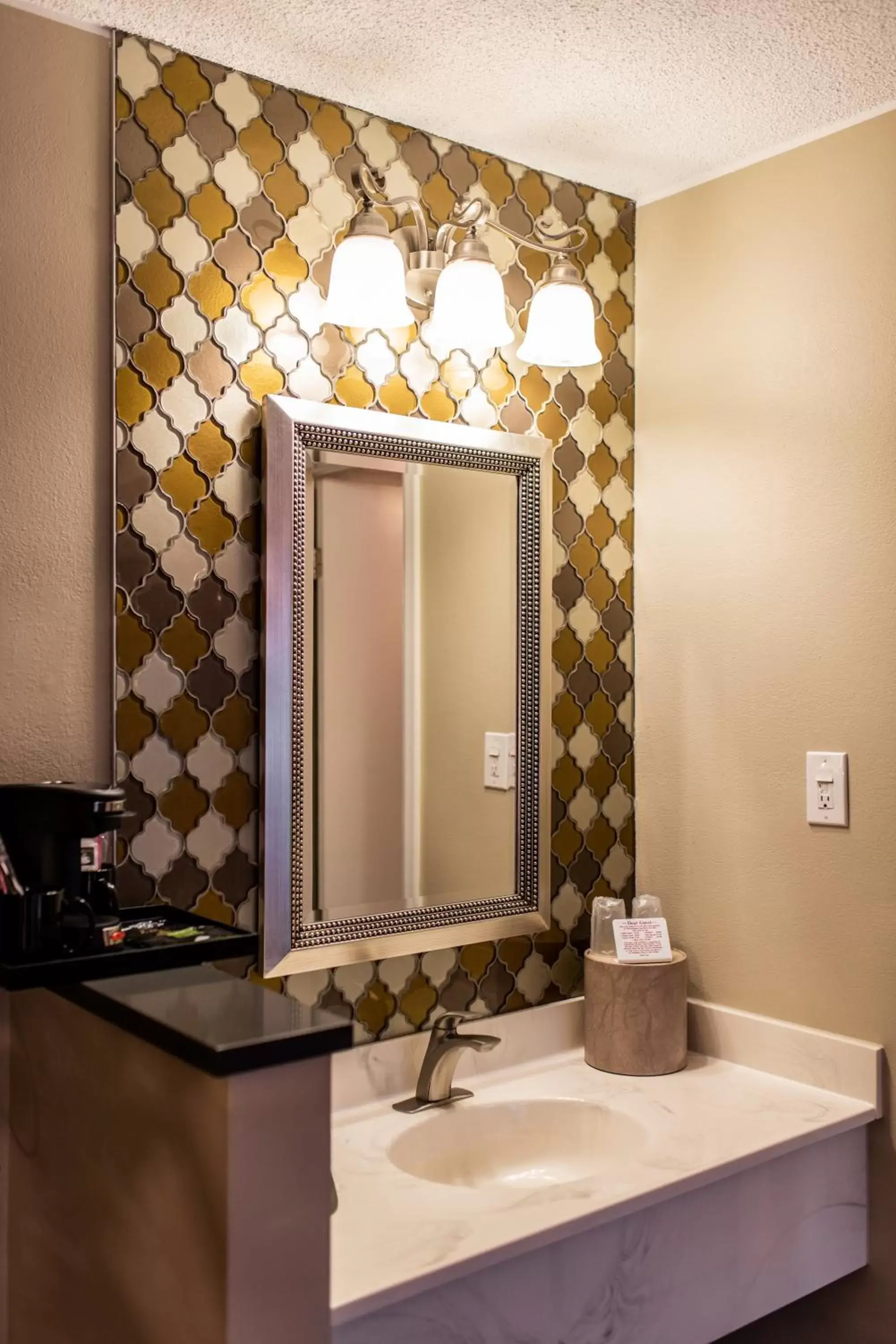 Decorative detail, Bathroom in Gateway Inn and Suites