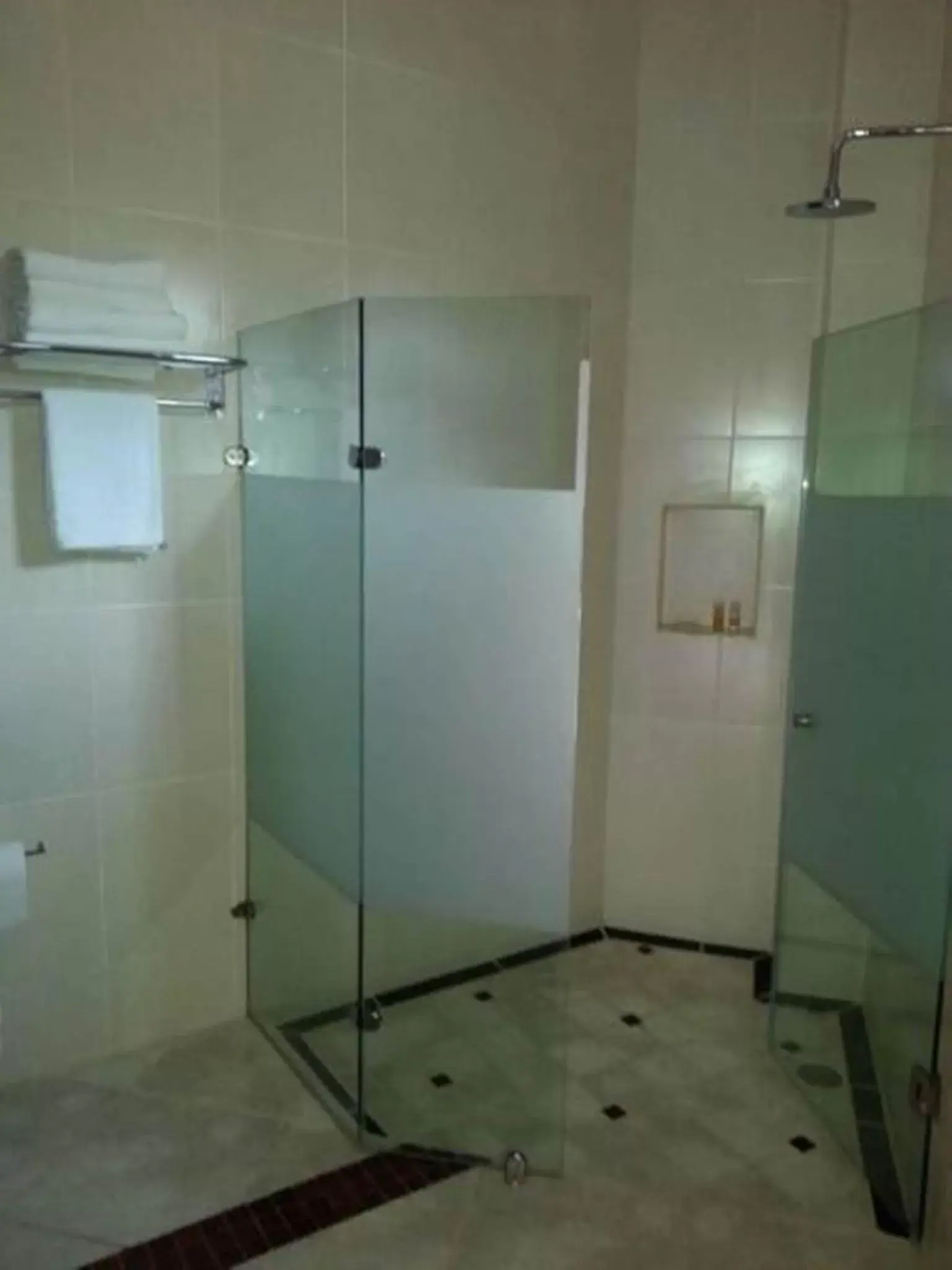 Shower, Bathroom in Hotel y Suites Los Encantos