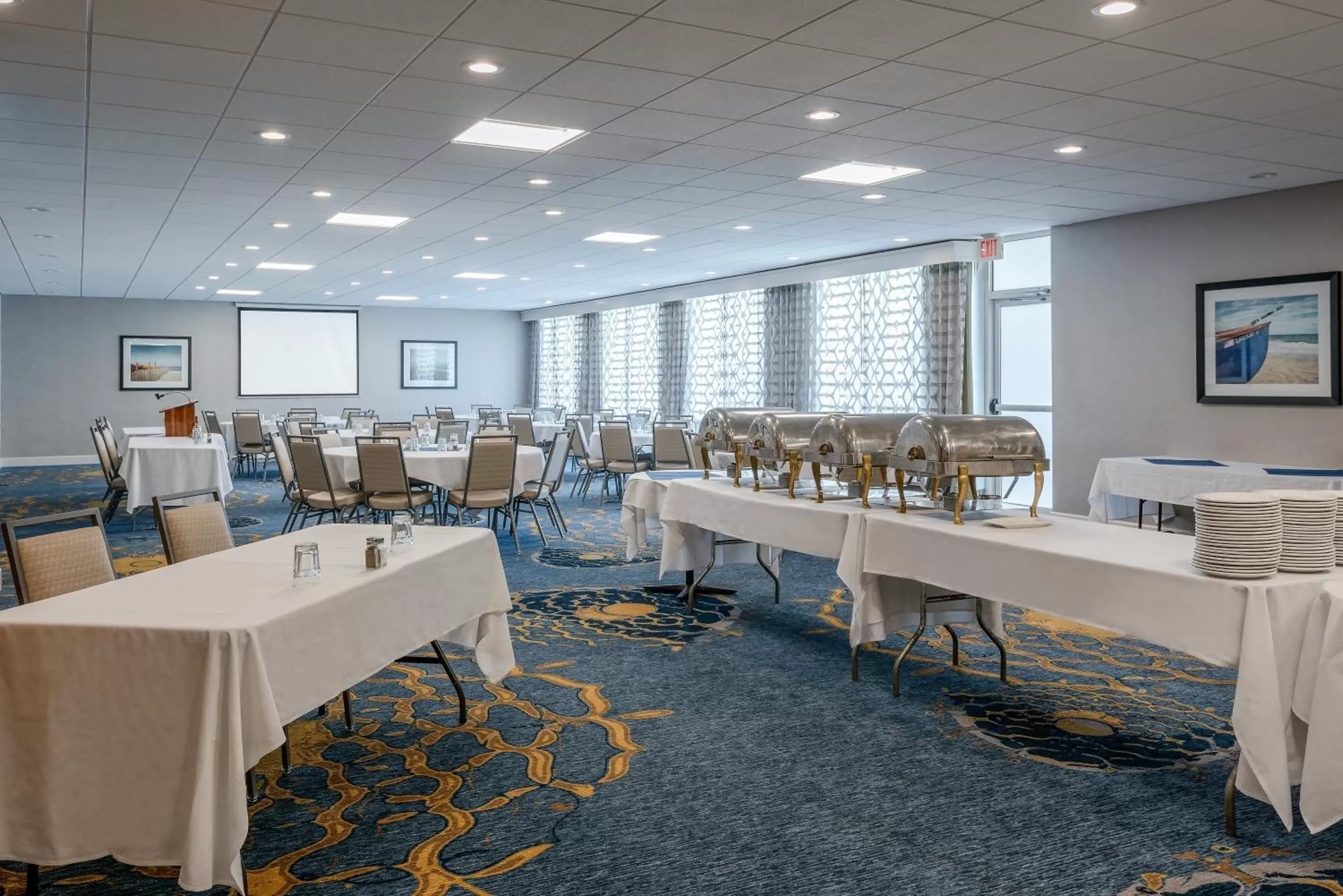 Meeting/conference room, Restaurant/Places to Eat in Holiday Inn South Kingstown-Newport Area, an IHG Hotel