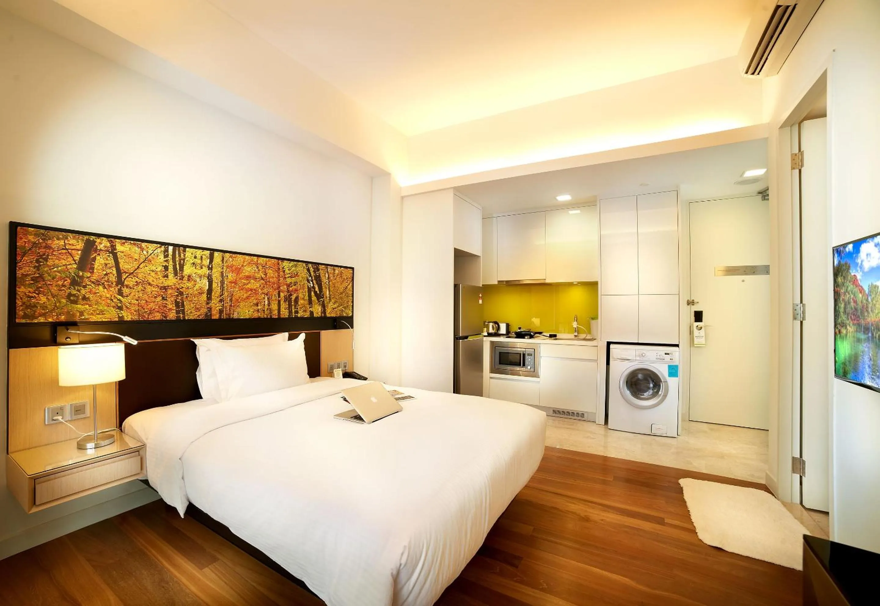 Kitchen or kitchenette, Bed in The Signature Hotel & Serviced Suites Hartamas Kuala Lumpur