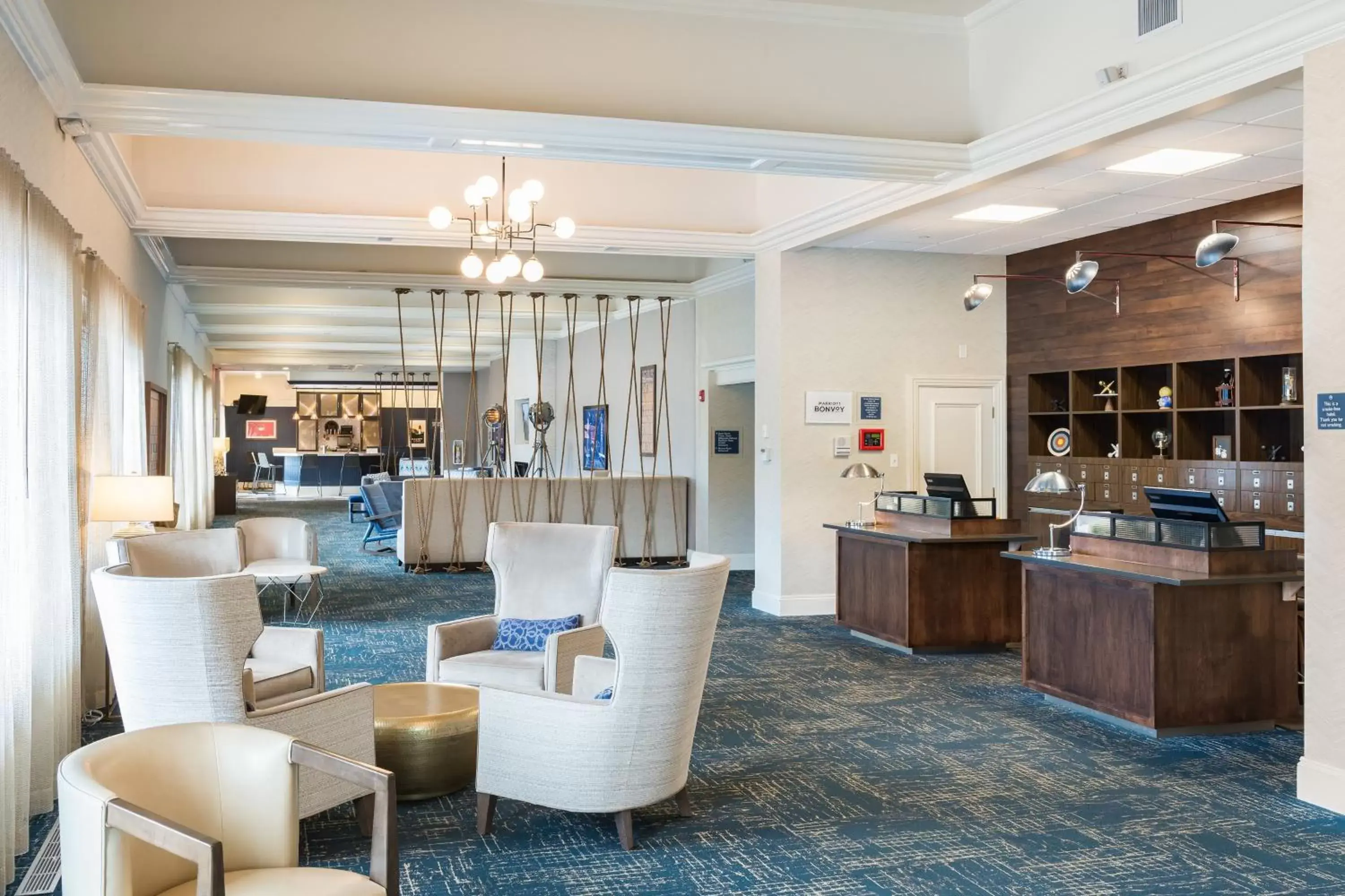 Lobby or reception, Lounge/Bar in Four Points by Sheraton Eastham Cape Cod