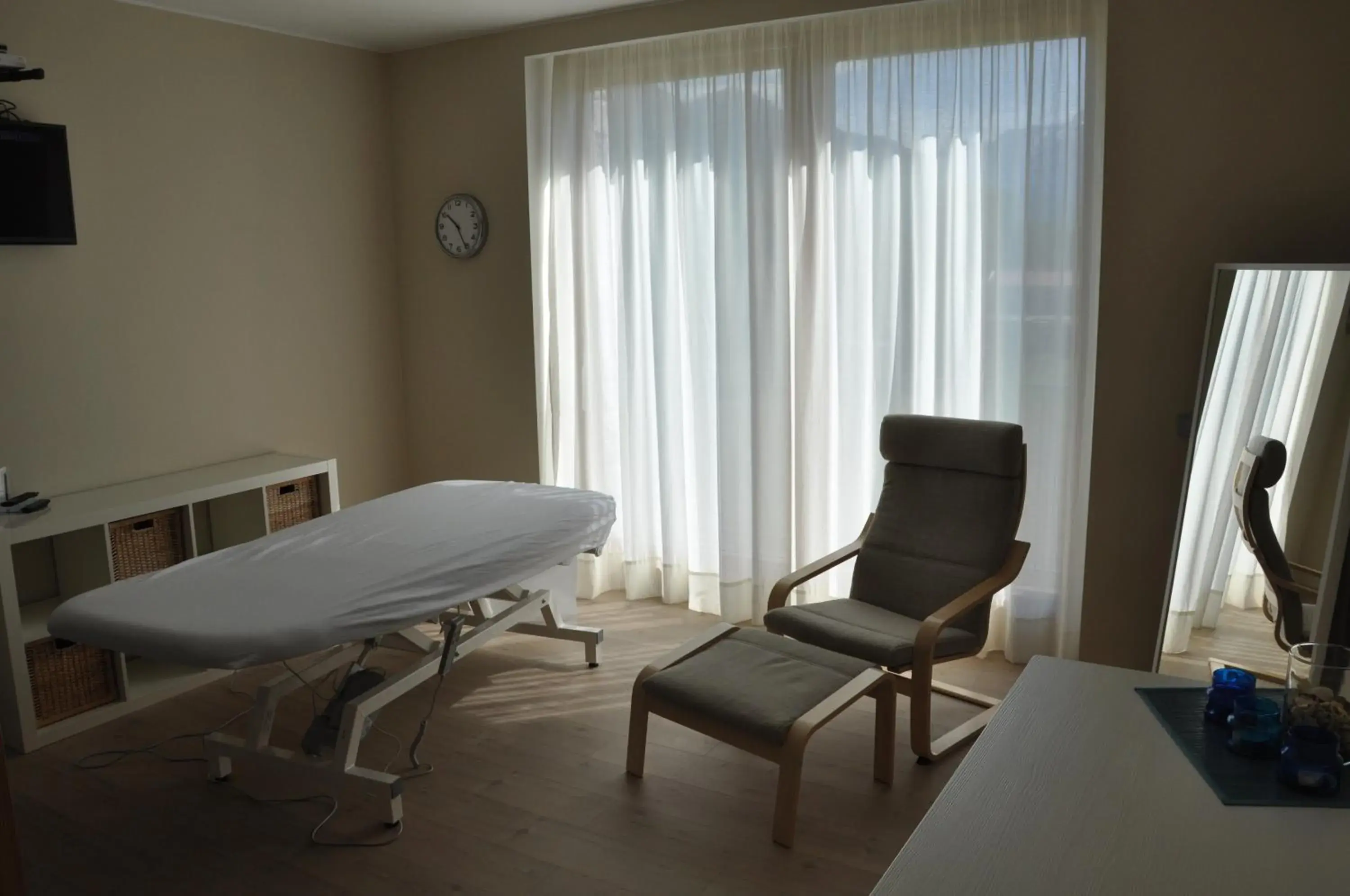 Massage, Seating Area in Tullio Hotel