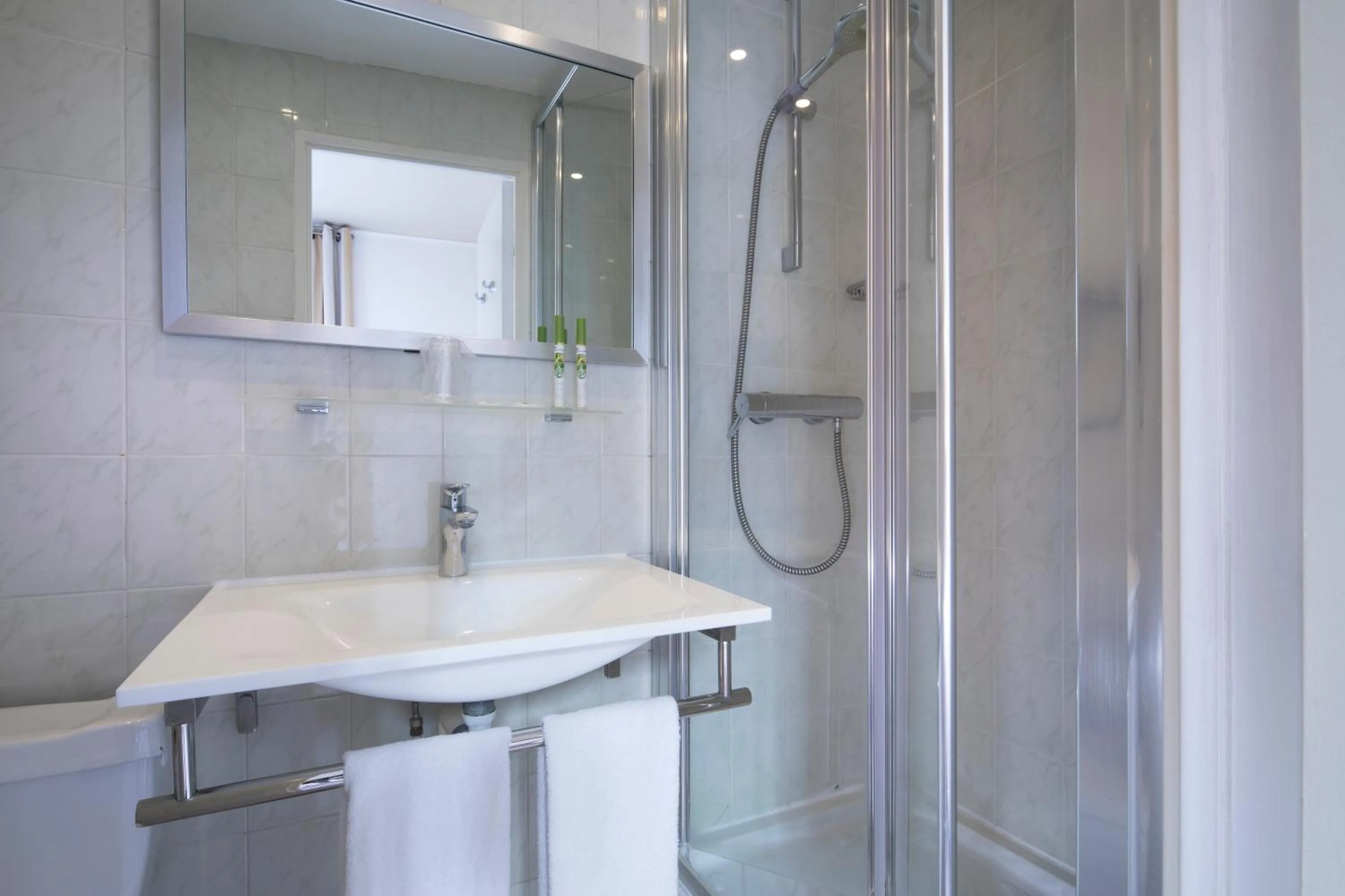 Toilet in Hôtel Soft