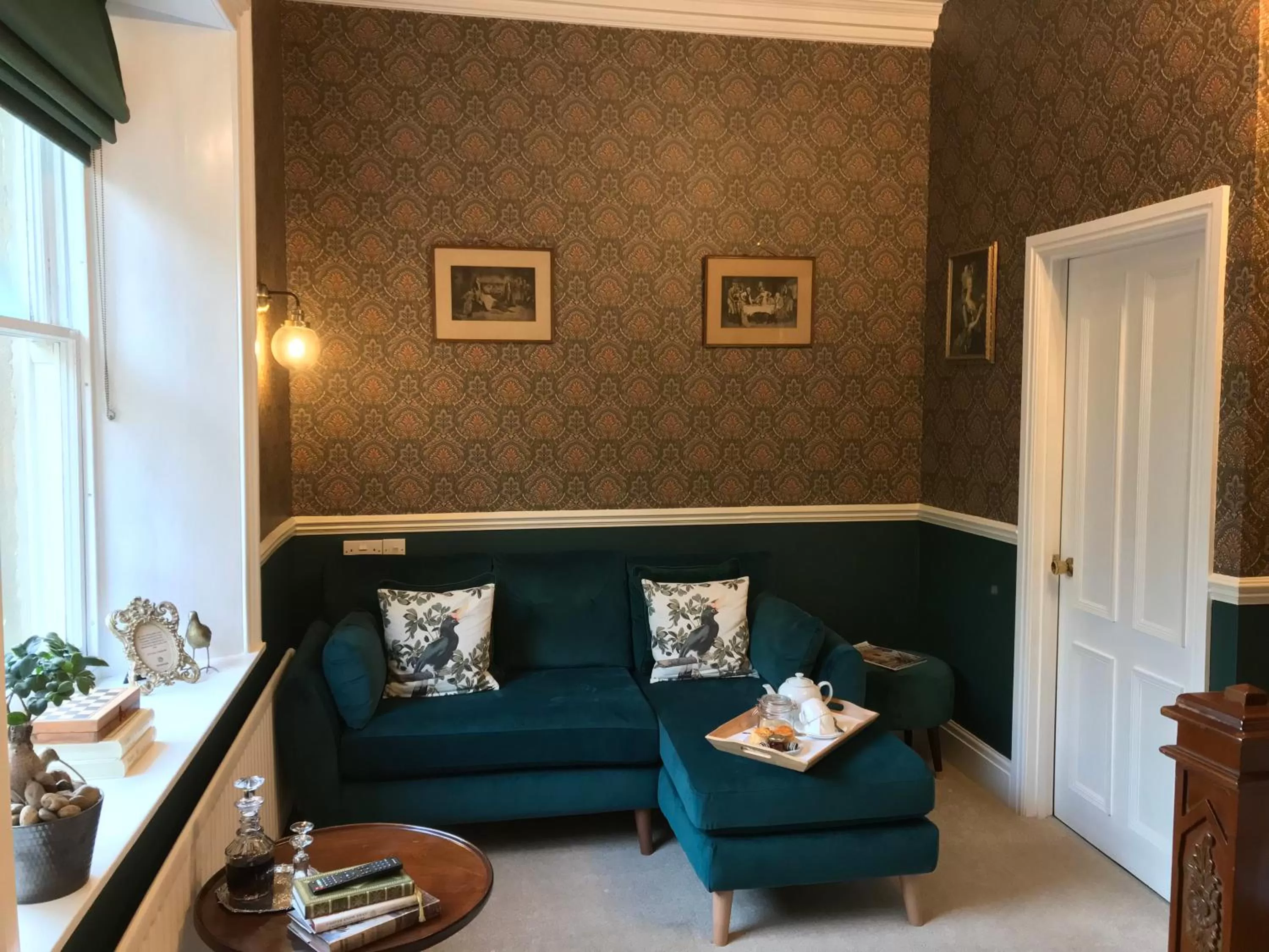 Seating Area in West Layton Manor